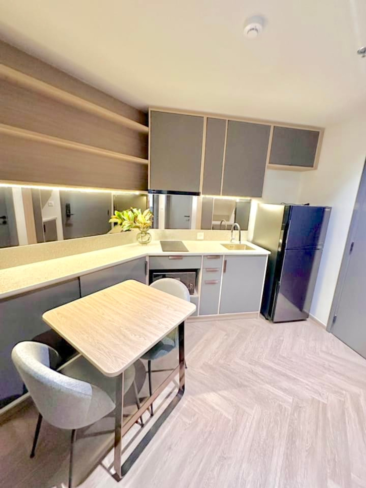 ขายคอนโดสยาม จุฬา สามย่าน : 🔥 ขายด่วน 🔥  ถูกมาก ห้องสวย วิวดี กว้าง น่าอยู่   Call : 0619824959 Line ID :  elegant.289