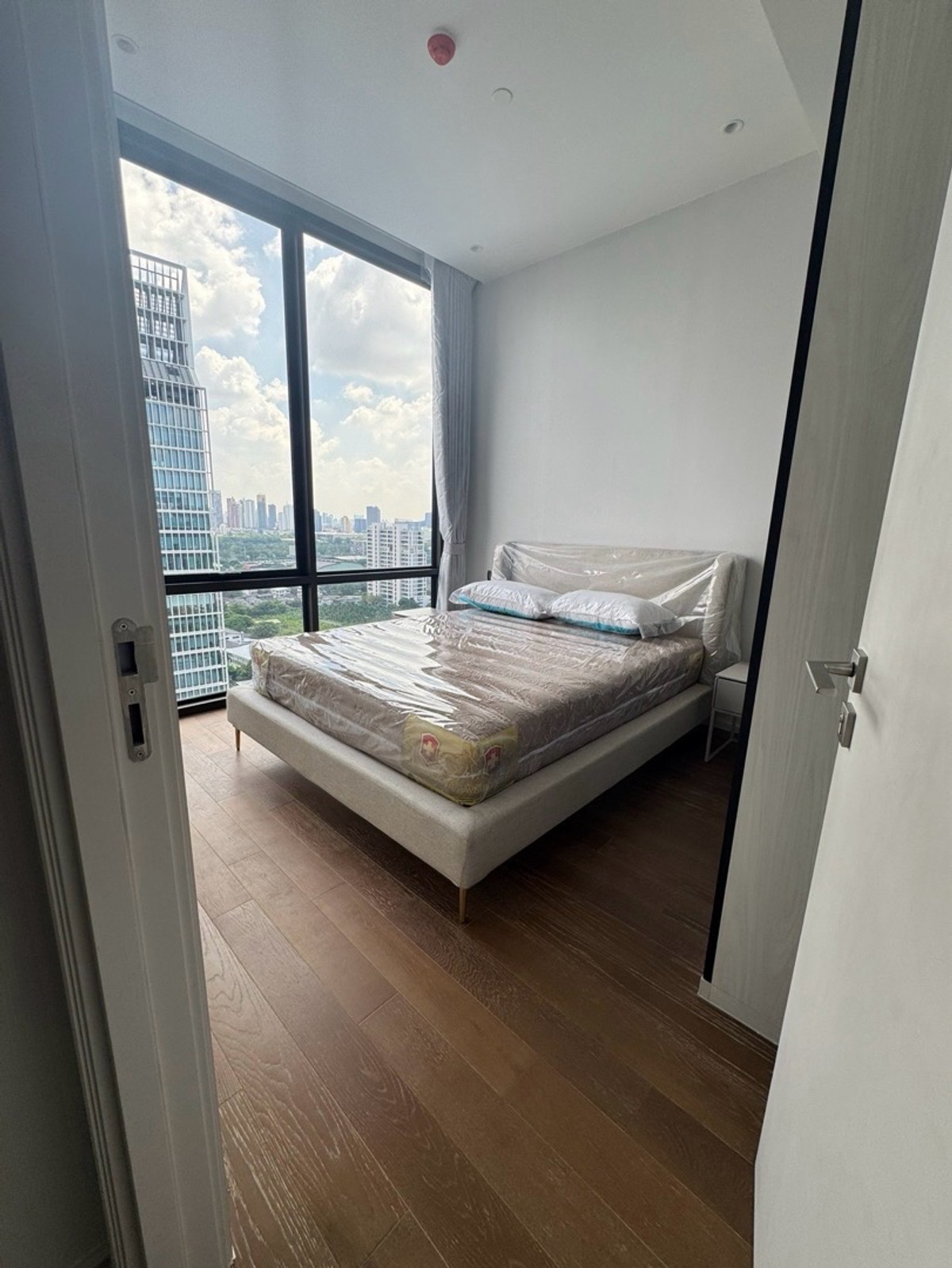 ให้เช่าคอนโดวิทยุ ชิดลม หลังสวน : ให้เช่า Muniq Langsuan ☎️ 0912322009