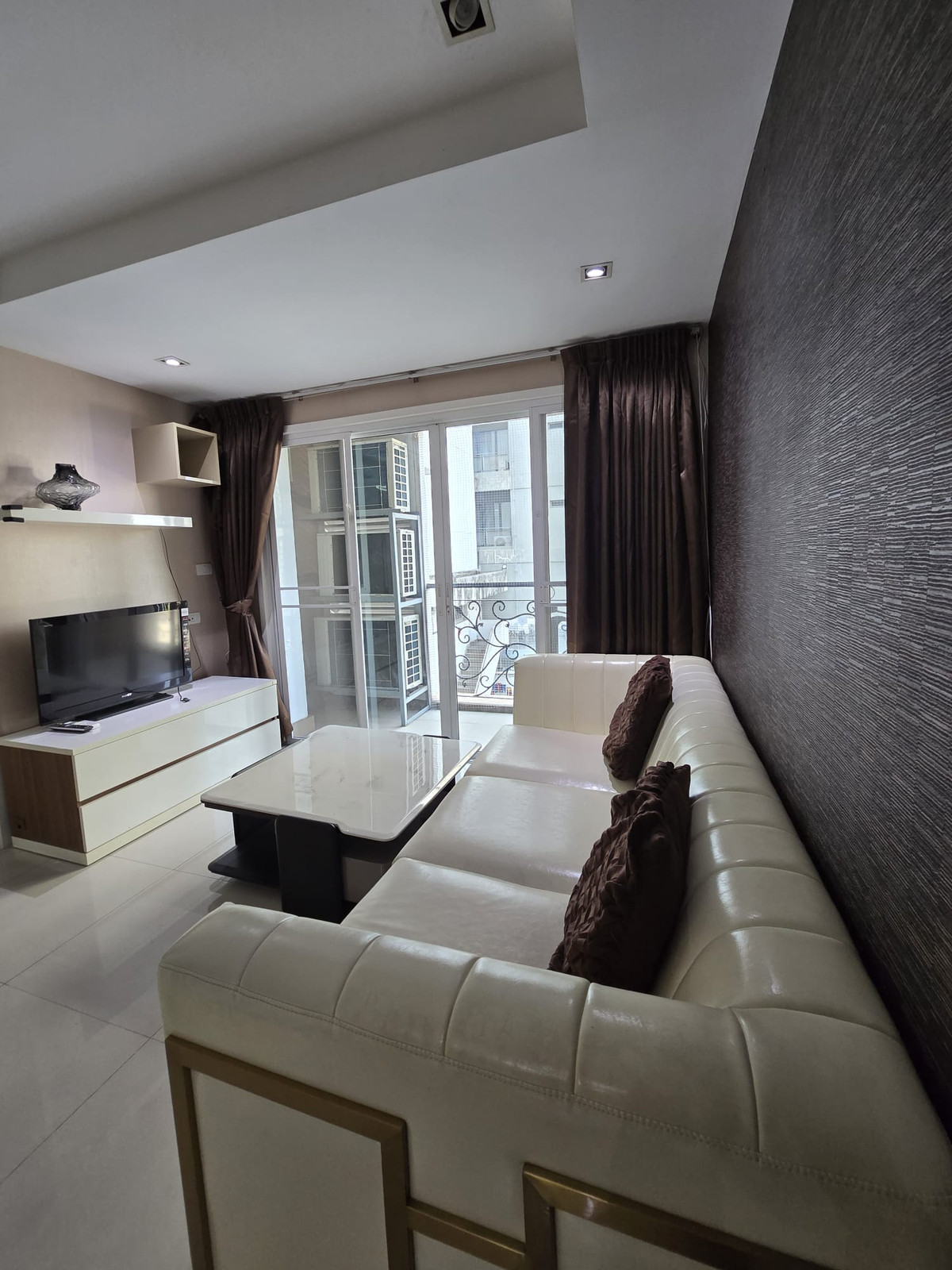 For RentCondoSukhumvit, Asoke, Thonglor : Pet Friendly 2 Bed 2 Bath in Ekkamai