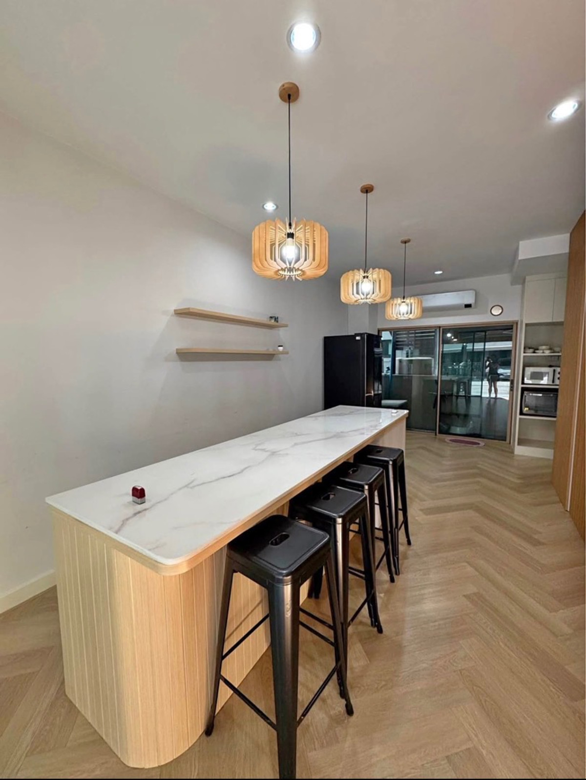 For RentTownhomePattanakan, Srinakarin : 3-story townhome for rent, Town Plus Rama 9 project, location Krungthep Kreetha Soi 7.