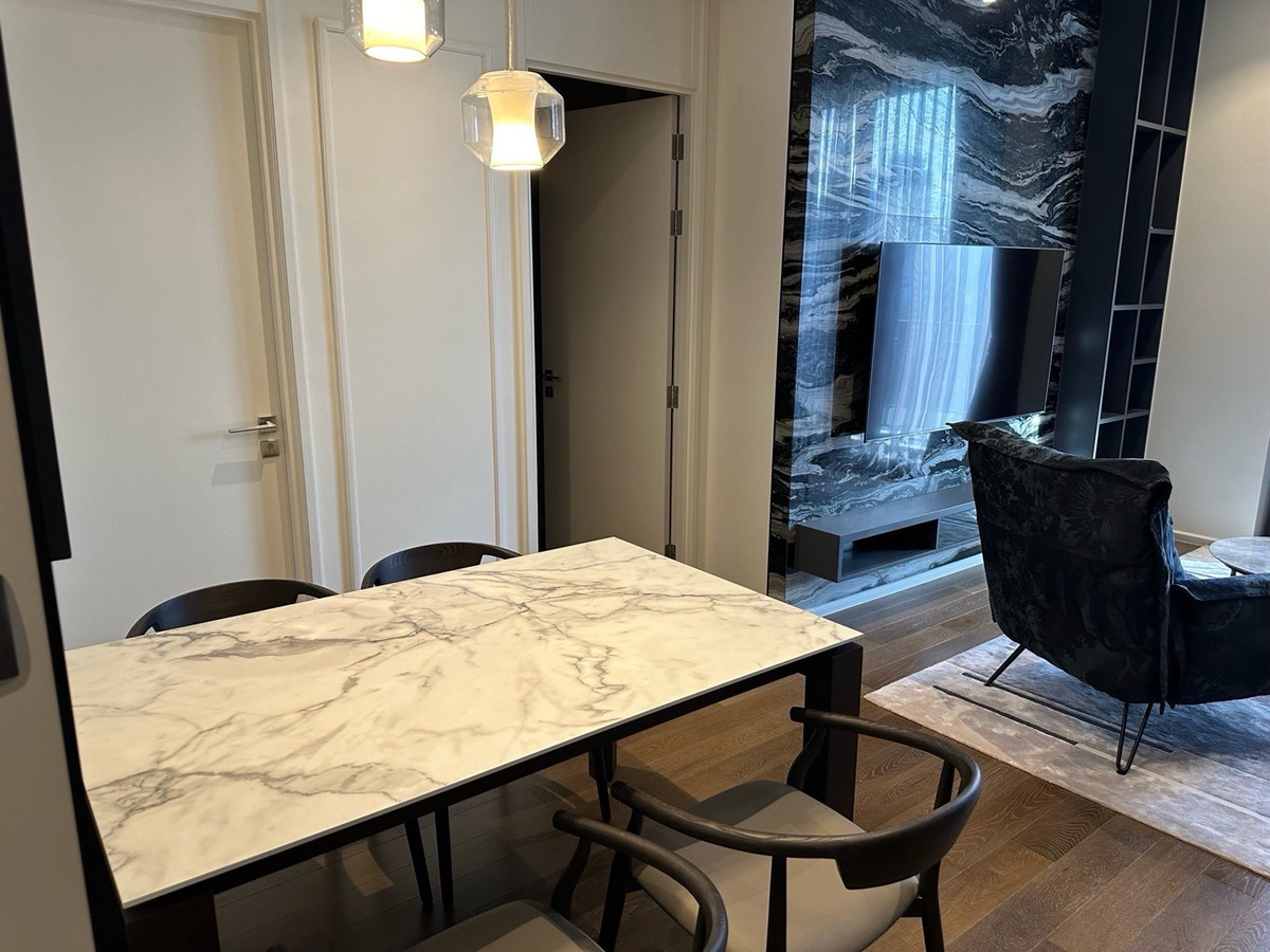 ให้เช่าคอนโดวิทยุ ชิดลม หลังสวน : ให้เช่า🐱 Muniq Langsuan ☎️ 0912322009