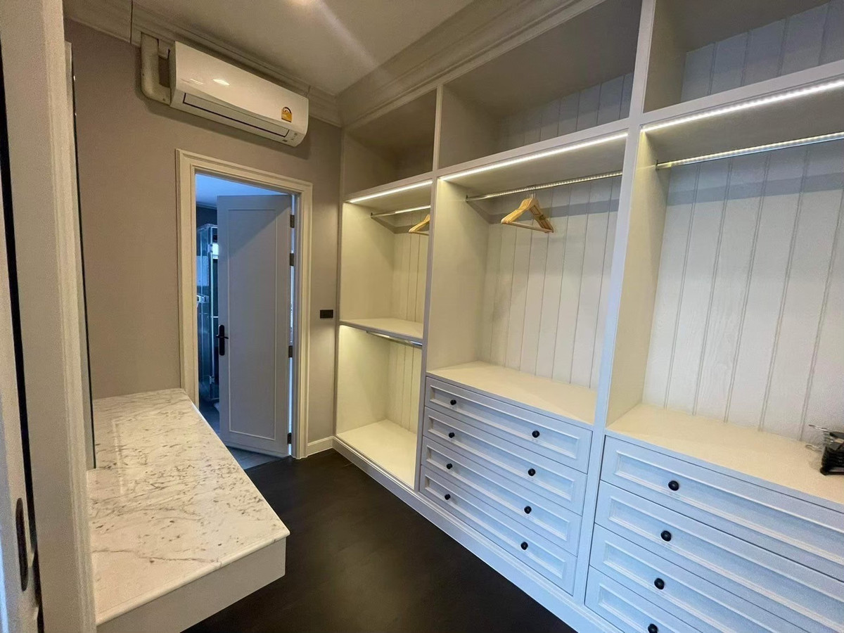 ขายบ้านพัฒนาการ ศรีนครินทร์ : ขายบ้านหรู โครงการ Setthasiri Krungthep Kreetha 2 (เศรษฐสิริ กรุงเทพกรีฑา 2) แปลงมุม ไซส์ใหญ่ ด้านหน้าไม่ติดใคร  บ้านเดี่ยว 2 ชั้น ขนาดที่ดิน 105 ตารางวา พื้นที่ใช้สอย 404 ตารางเมตร