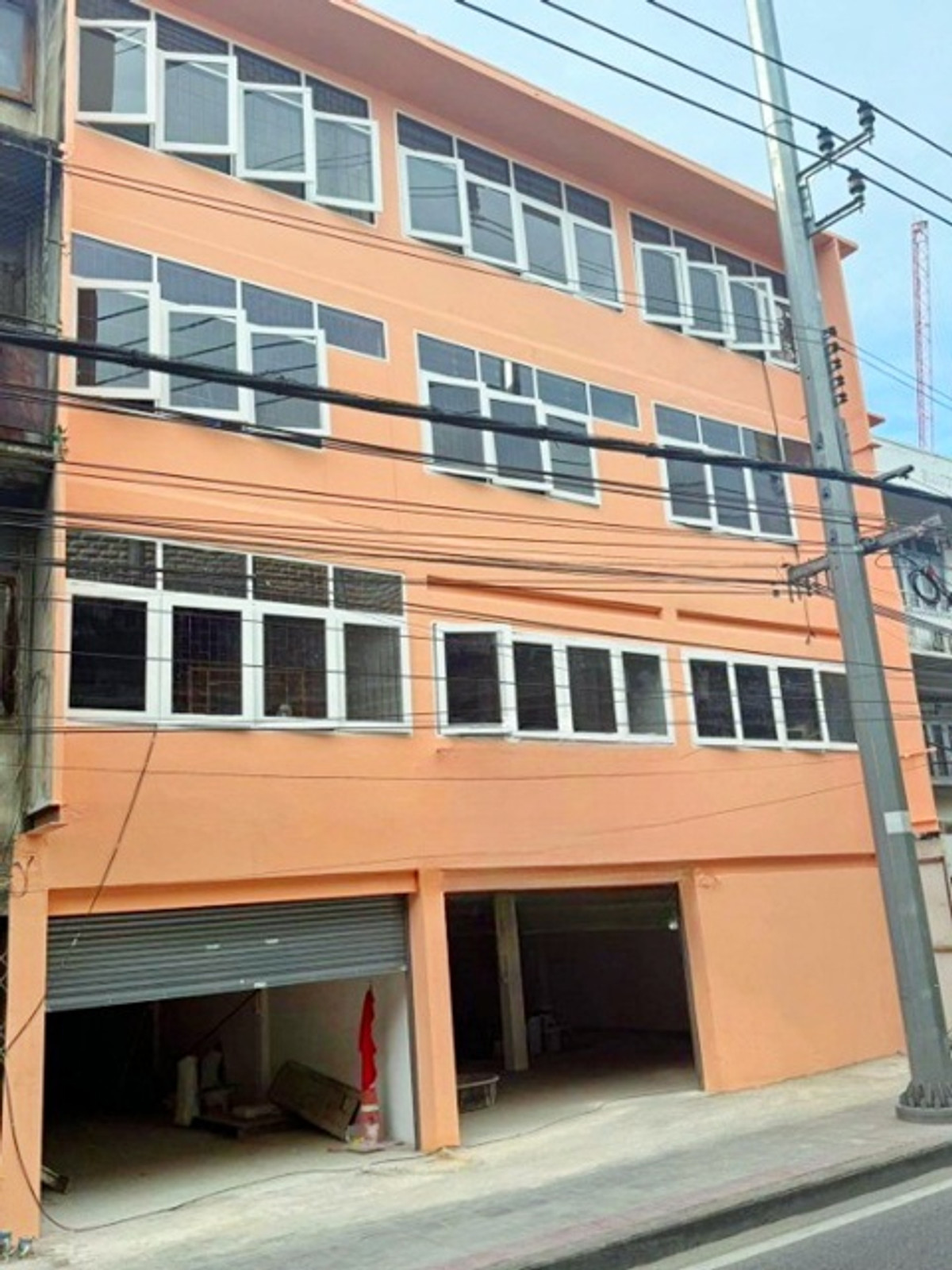 For RentShop HouseBang Sue, Wong Sawang, Tao Pun : Wongsawang 21-29 MRT BangPho 1.6km. For rent 4 story commercial building 2 units 3 bed 3 bath near K