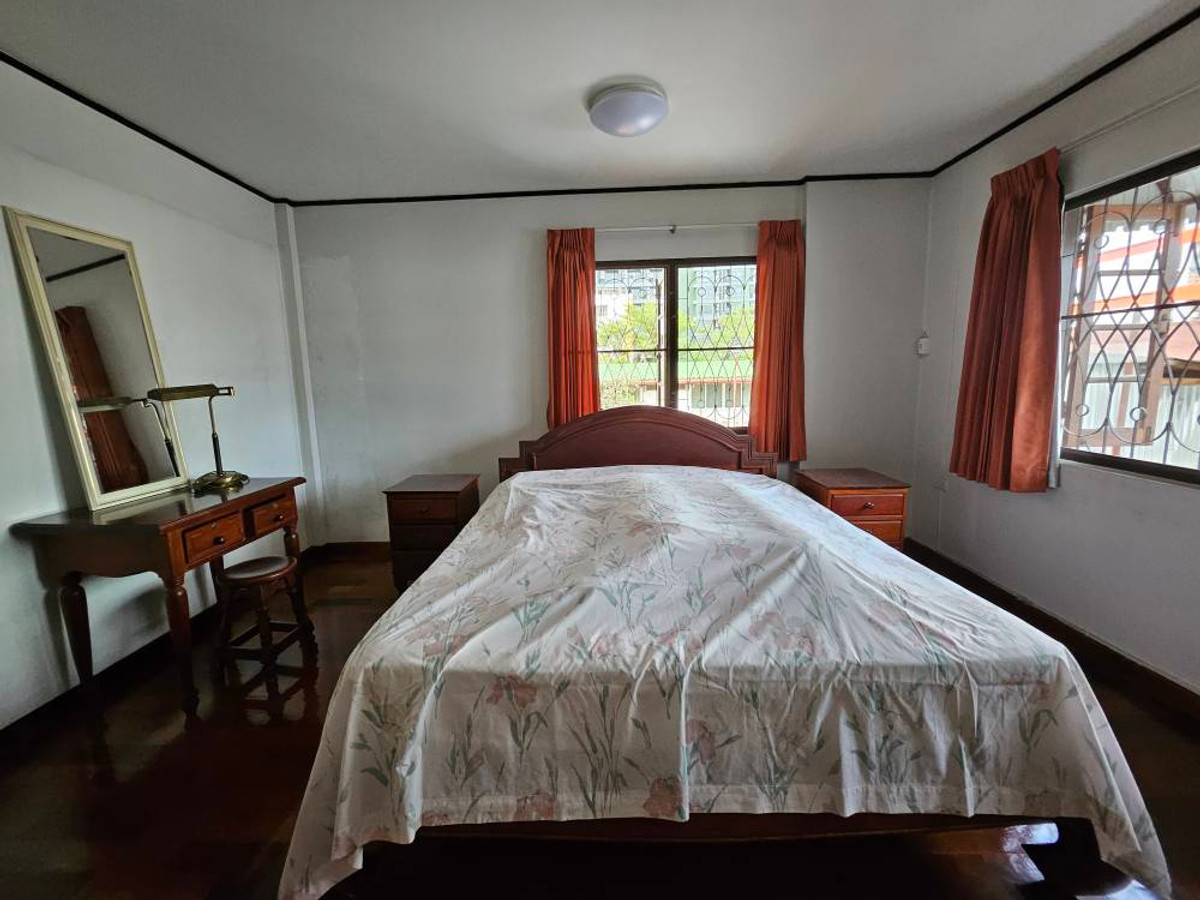 ขายบ้านลาดพร้าว เซ็นทรัลลาดพร้าว : ราคาพิเศษ!! บ้านเดี่ยวทำเลทอง ลาดพร้าว ซ.1 ใกล้ยูเนี่ยนมอลล์ เดินถึงรถไฟฟ้า เข้าออกได้หลายทาง