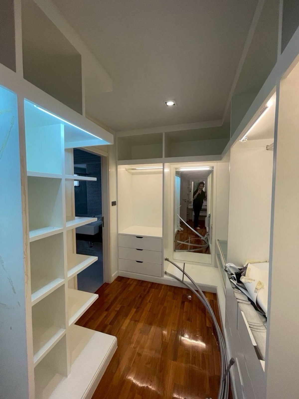 For SaleTownhomeKasetsart, Ratchayothin : For sale: Baan Klang Muang Ratchayothin, near BTS Phaholyothin 34, near Major Ratchayothin. Central Ladprao Built-in decoration Fully furnished