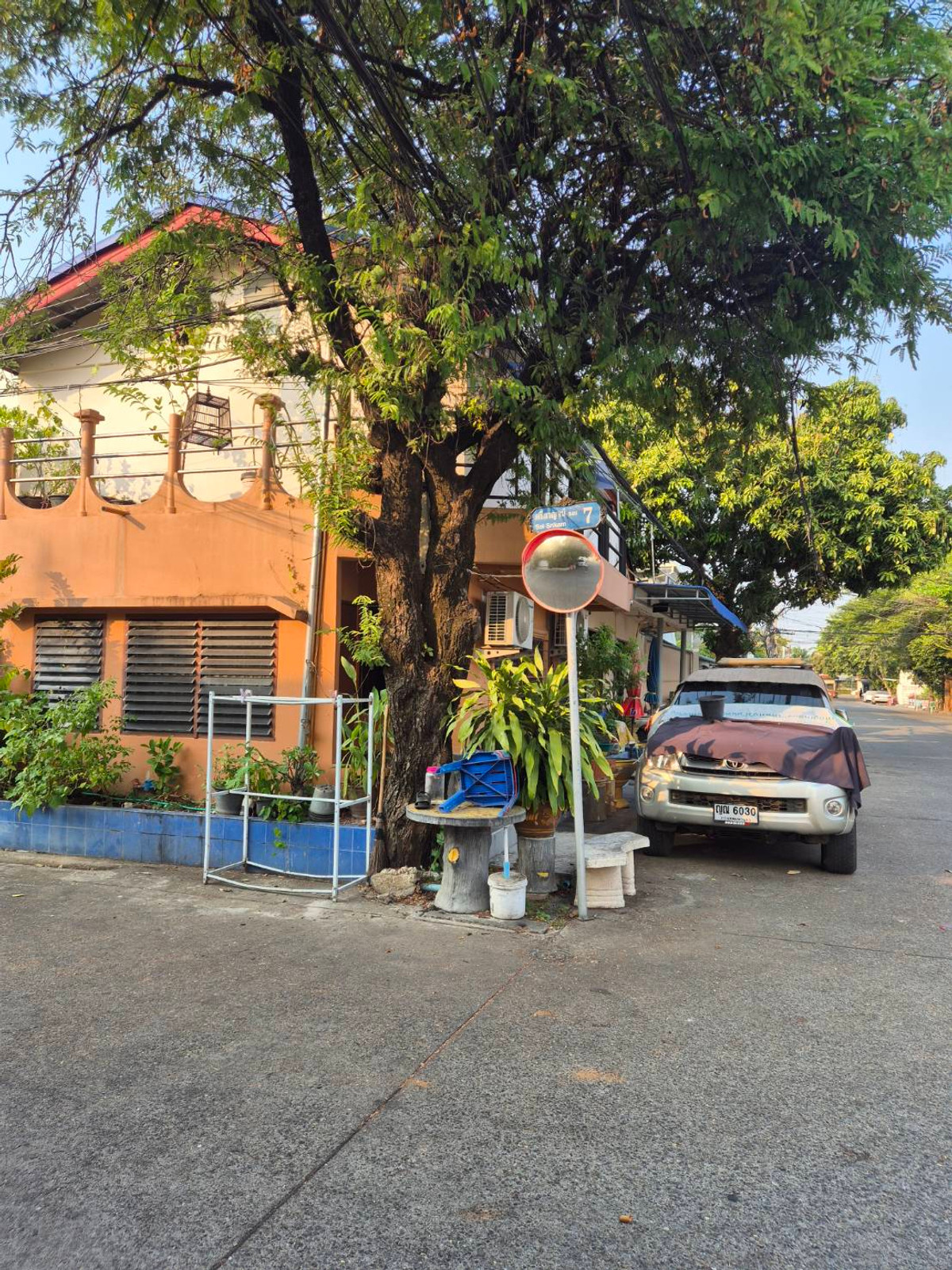 ขายทาวน์โฮมวิภาวดี ดอนเมือง หลักสี่ : ทาวน์เฮ้าส์ 2 ชั้น หมู่บ้านศรีกาญจน์ติดถนนสรงประภา