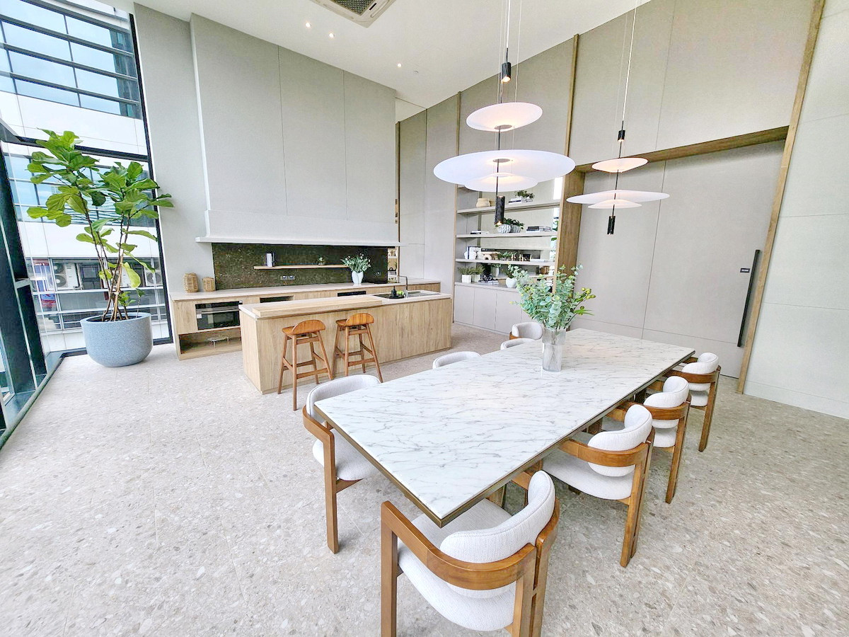 ให้เช่าคอนโดพระราม 9 เพชรบุรีตัดใหม่ RCA : 9768♛ให้เช่าคอนโด 1 ห้องนอน♙นิว ดิสทริค อาร์ไนน์ พระราม 9♜ติด MRTพระราม9∞099-5919653,065-9423251🜲Line@sureresidence