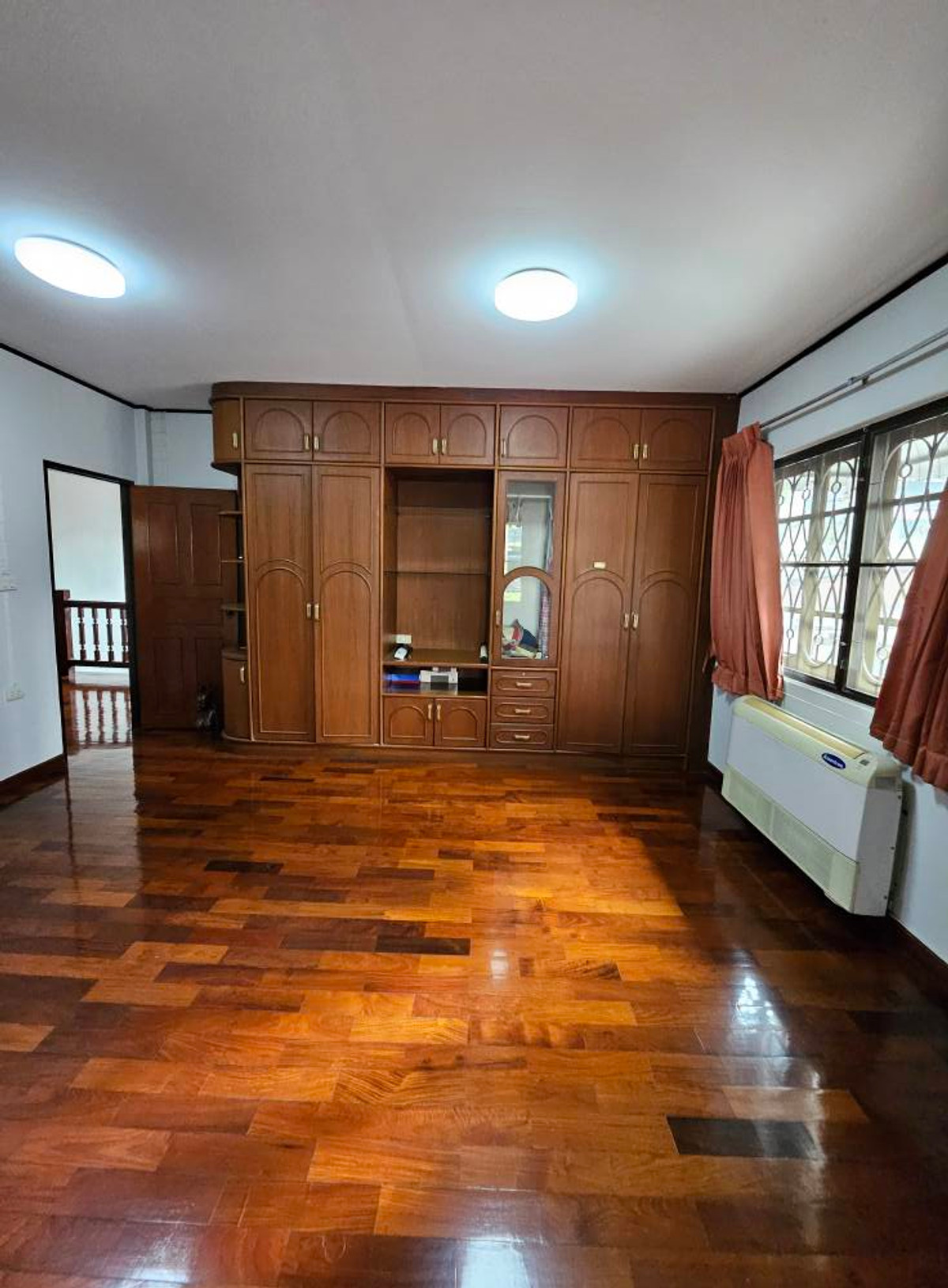 ขายบ้านลาดพร้าว เซ็นทรัลลาดพร้าว : ราคาพิเศษ!! บ้านเดี่ยวทำเลทอง ลาดพร้าว ซ.1 ใกล้ยูเนี่ยนมอลล์ เดินถึงรถไฟฟ้า เข้าออกได้หลายทาง