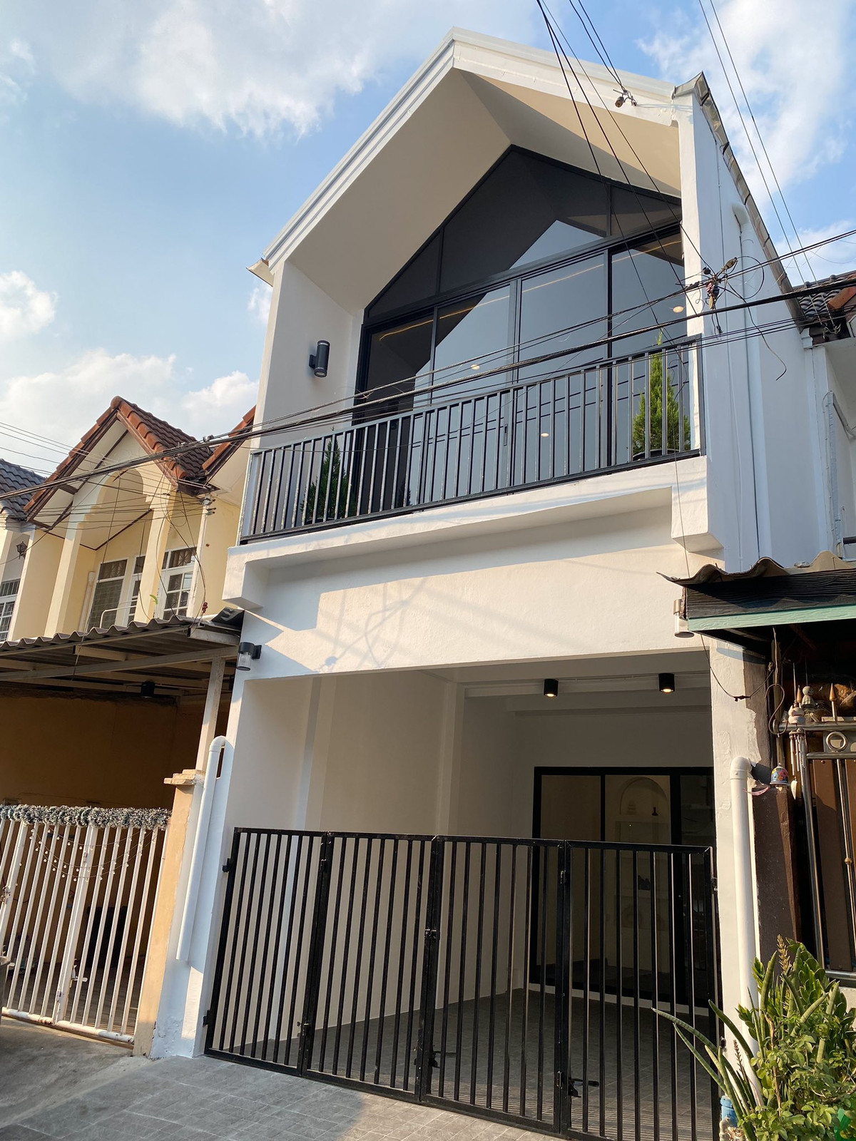 For SaleTownhomeKaset Nawamin,Ladplakao : Townhouse for sale, 3 bedrooms, Nawamit 135✨️ Beautiful, newly renovated ✨️
