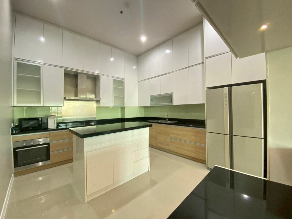 For SaleCondoRama9, Petchburi, RCA : LTHC14330 – Condo for Sale | Circle Condominium Nana | 176 sqm | 3 Beds 3 Baths | Near BTS Nana | 25.5MB | Condo for sale Circle Condominium Nana