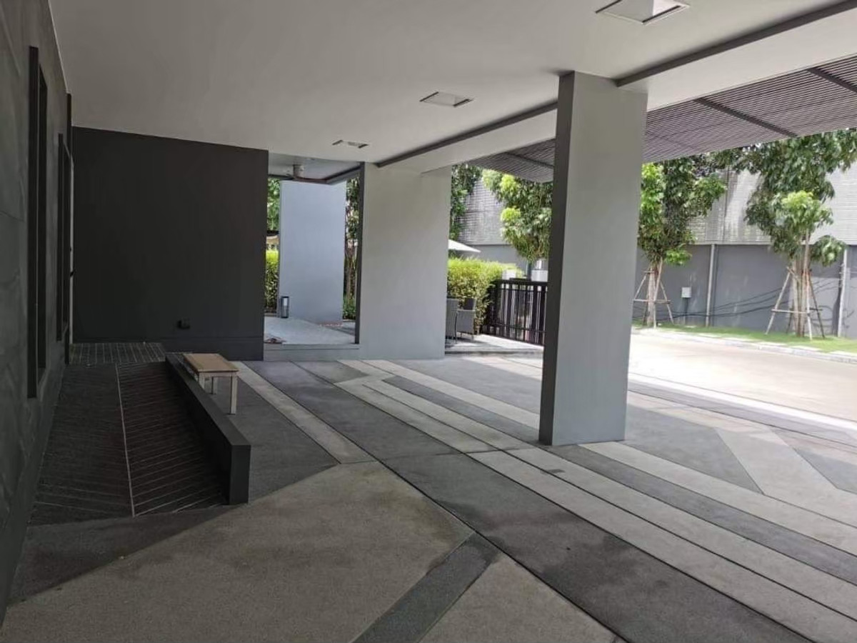 ขายบ้านพัฒนาการ ศรีนครินทร์ : ขายบ้านหรู โครงการ Setthasiri Krungthep Kreetha 2 (เศรษฐสิริ กรุงเทพกรีฑา 2) แปลงมุม ไซส์ใหญ่ ด้านหน้าไม่ติดใคร  บ้านเดี่ยว 2 ชั้น ขนาดที่ดิน 105 ตารางวา พื้นที่ใช้สอย 404 ตารางเมตร