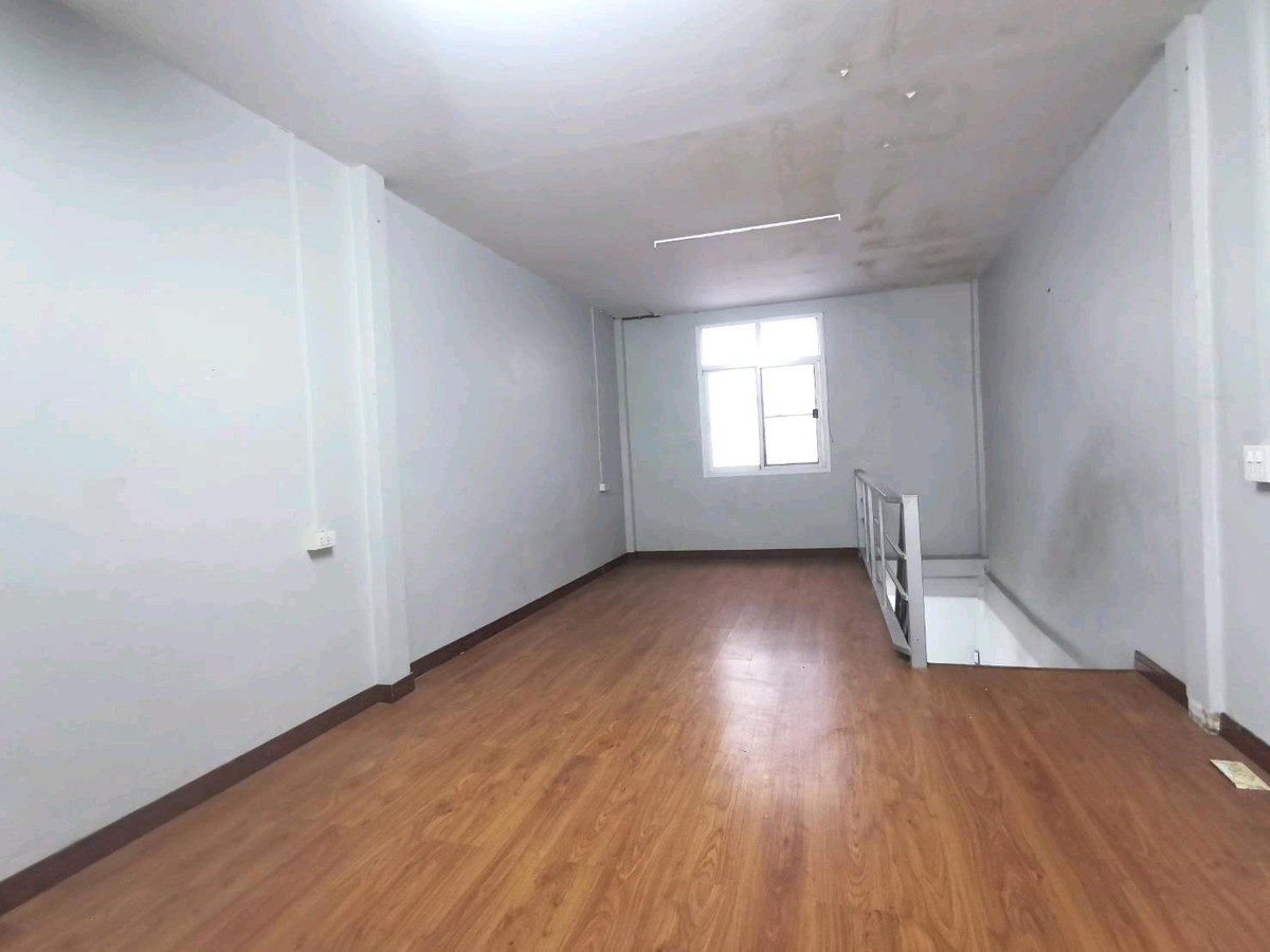 For SaleShop HouseBang Sue, Wong Sawang, Tao Pun : Urgent sale‼️Commercial building, corner room Golden location for trading Next to 4 lane Pracharat road. Nonthaburi, very good price, 3.19 million baht. Hurry and make a decision late, it may slip out of your hands in a location like this 🔥