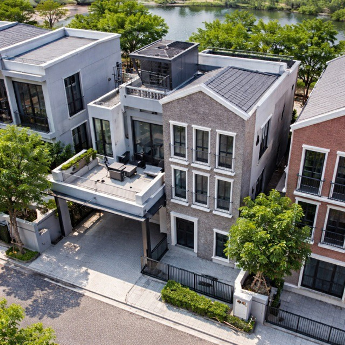 For RentHouseKaset Nawamin,Ladplakao : Ekamai Ramintra Sukonthasawat Luxury 3story detached house for rent near Nawamin City Avenue 1.4 km.