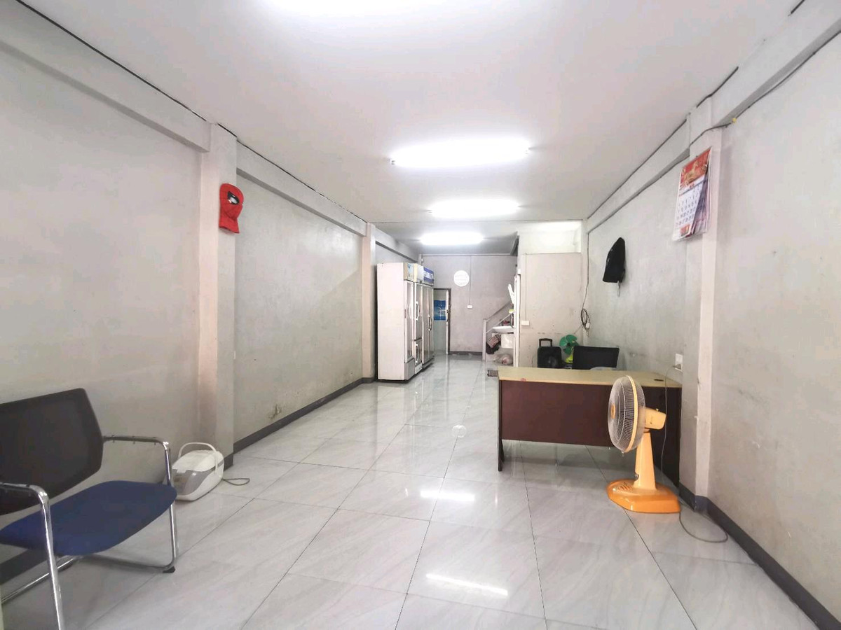 For SaleShop HouseBang Sue, Wong Sawang, Tao Pun : Urgent sale‼️Commercial building, corner room Golden location for trading Next to 4 lane Pracharat road. Nonthaburi, very good price, 3.19 million baht. Hurry and make a decision late, it may slip out of your hands in a location like this 🔥