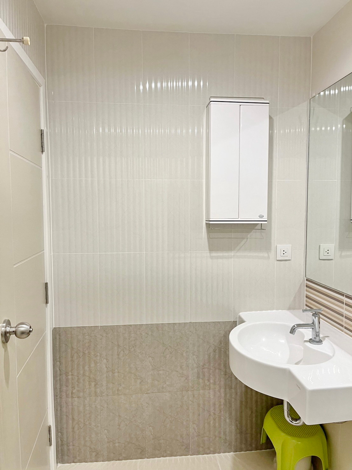 ให้เช่าคอนโดรัตนาธิเบศร์ สนามบินน้ำ พระนั่งเกล้า : ให้เช่า Centric ติวานนทร์   เครื่องใช้ไฟฟ้าครบ ใกล้ MRT แยกติวานนทร์ และ Big C