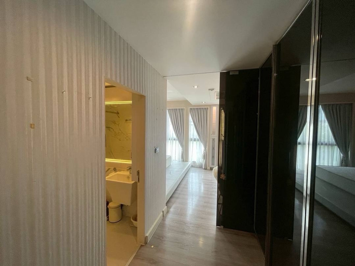 For SaleTownhomeKasetsart, Ratchayothin : For sale: Baan Klang Muang Ratchayothin, near BTS Phaholyothin 34, near Major Ratchayothin. Central Ladprao Built-in decoration Fully furnished