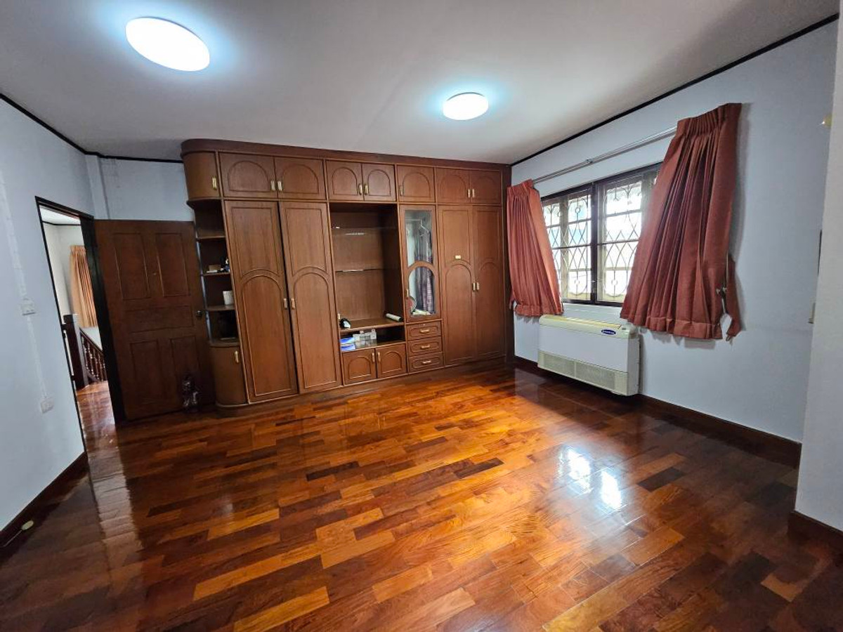 ขายบ้านลาดพร้าว เซ็นทรัลลาดพร้าว : ราคาพิเศษ!! บ้านเดี่ยวทำเลทอง ลาดพร้าว ซ.1 ใกล้ยูเนี่ยนมอลล์ เดินถึงรถไฟฟ้า เข้าออกได้หลายทาง