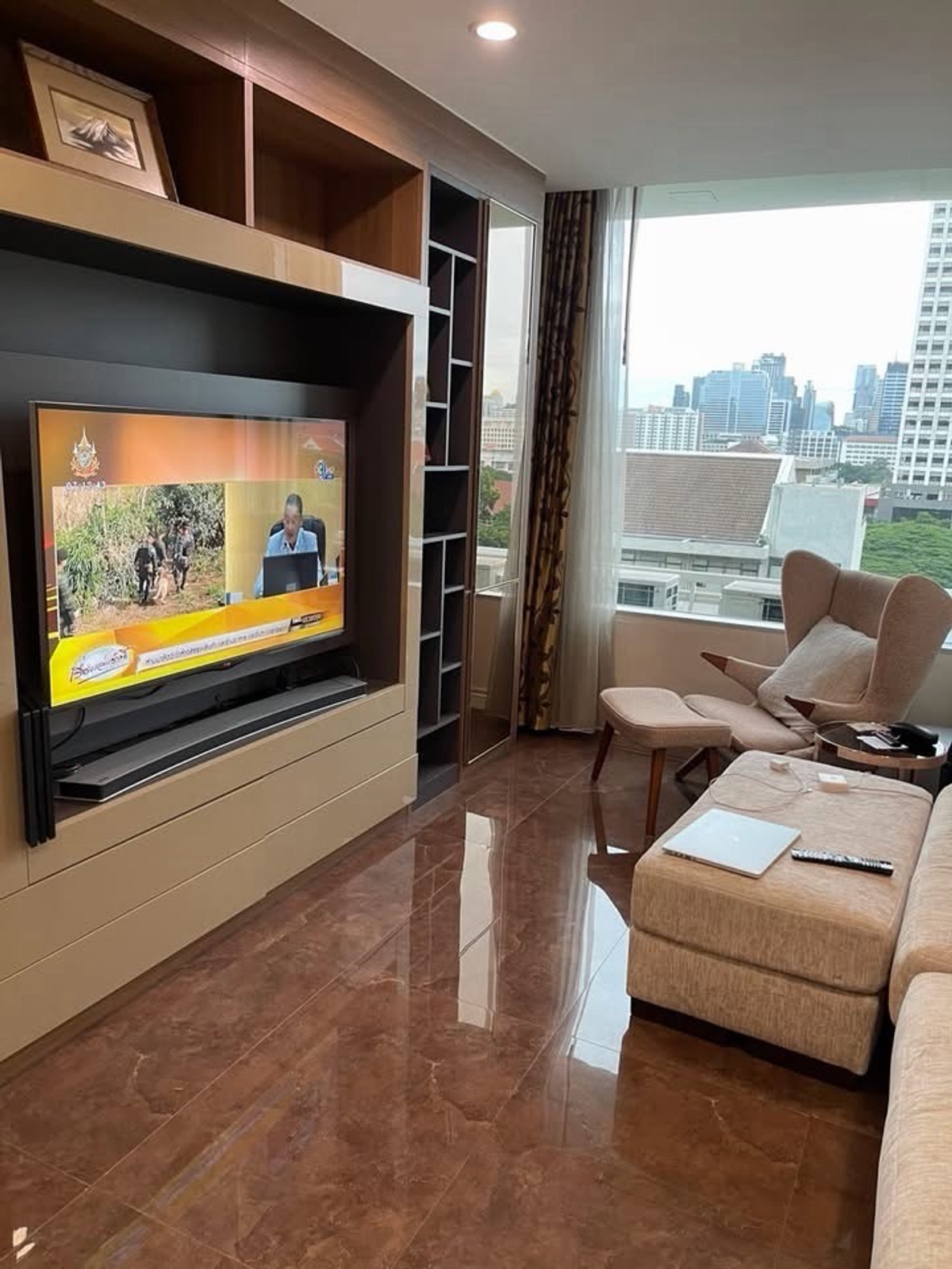 ขายคอนโดสยาม จุฬา สามย่าน : ขายคอนโด Leasehold ห้องใหญ่ 100 ตร.ม. ติดจุฬาฯ เชื่อม MRT สามย่าน ใจกลาง CBD เหมาะอยู่อาศัย หรือ ลงทุน
