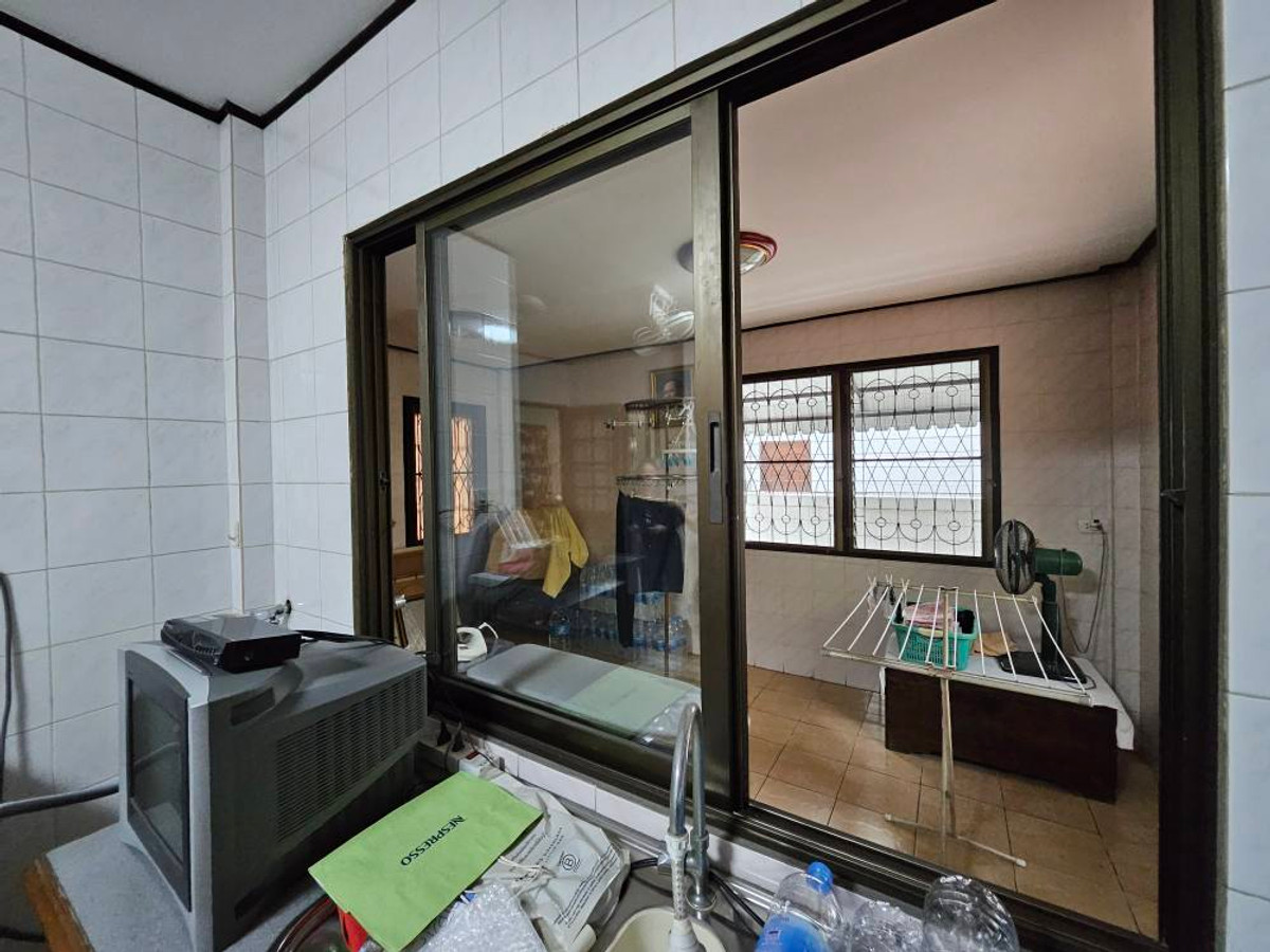 ขายบ้านลาดพร้าว เซ็นทรัลลาดพร้าว : ราคาพิเศษ!! บ้านเดี่ยวทำเลทอง ลาดพร้าว ซ.1 ใกล้ยูเนี่ยนมอลล์ เดินถึงรถไฟฟ้า เข้าออกได้หลายทาง