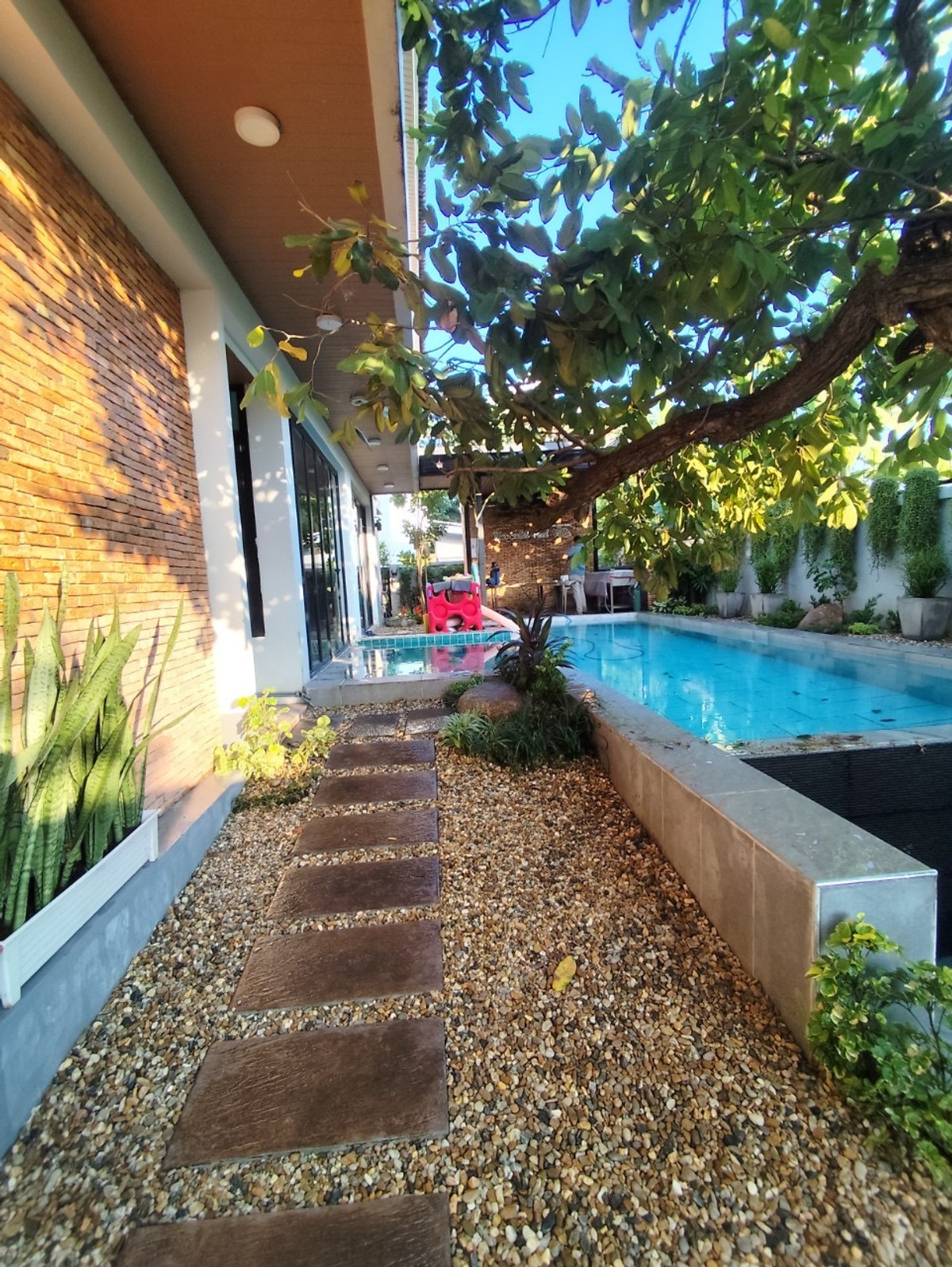 ให้เช่าเชียงใหม่ : ให้เช่า บ้านเดี่ยว พูลวิลล่าส่วนตัว ในโครงการ บียอนด์ สันกำแพง เชียงใหม่ 3ห้องนอน 4ห้องน้ำ