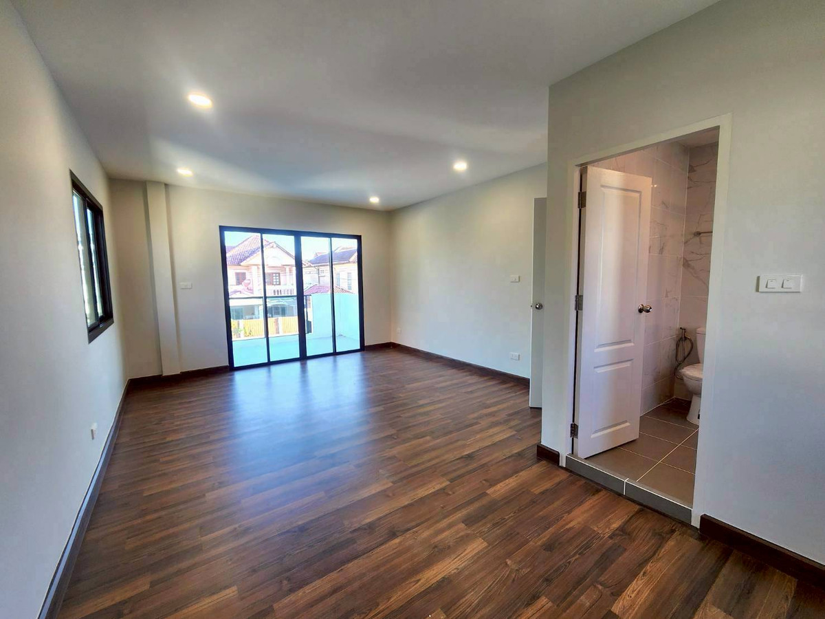 ขายบ้านนนทบุรี บางใหญ่ บางบัวทอง : ขายบ้านเดี่ยว หมู่บ้าน มณียา รัตนาธิเบศร์ บ้านหลังใหญ่ บ้านพร้อมอยู่ นนทบุรี เซ็นทรัล รัตนาธิเบศร์