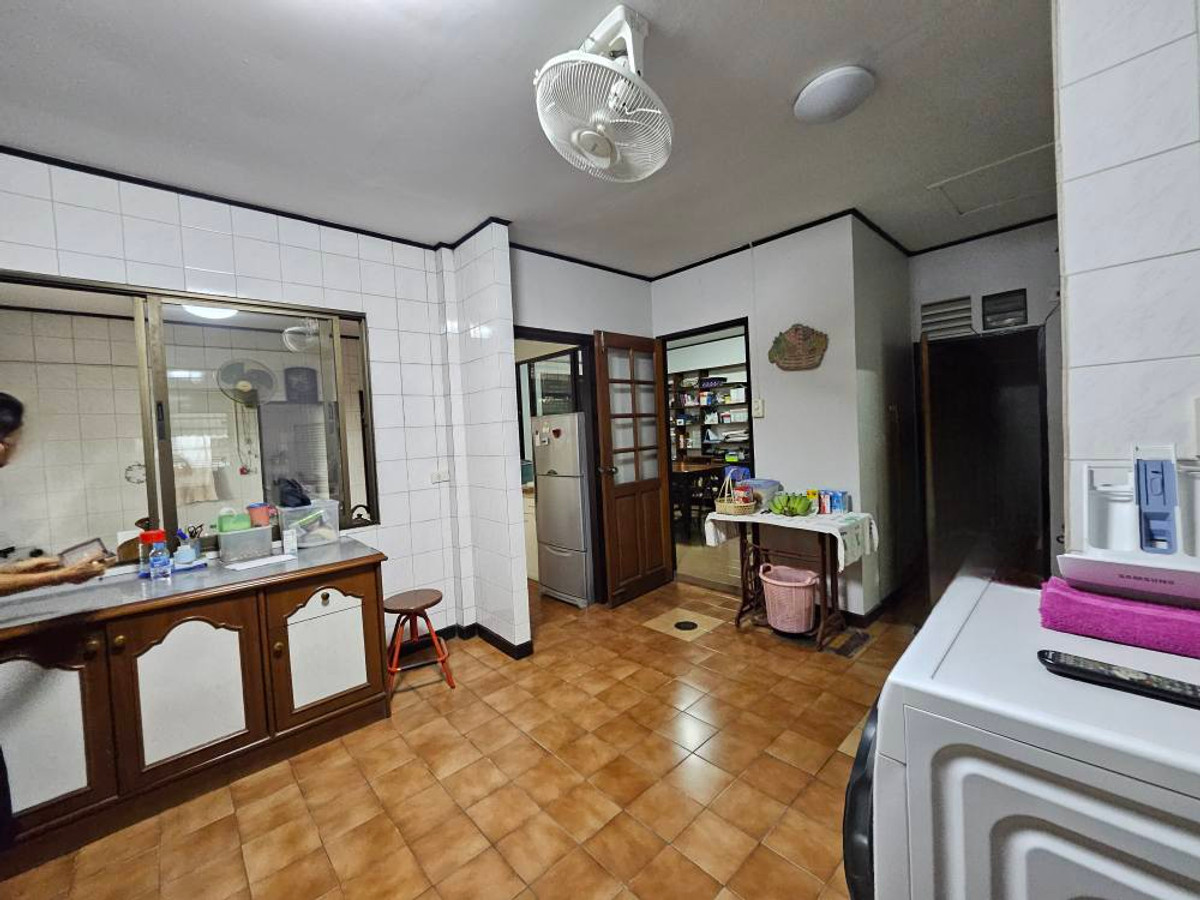 ขายบ้านลาดพร้าว เซ็นทรัลลาดพร้าว : ราคาพิเศษ!! บ้านเดี่ยวทำเลทอง ลาดพร้าว ซ.1 ใกล้ยูเนี่ยนมอลล์ เดินถึงรถไฟฟ้า เข้าออกได้หลายทาง