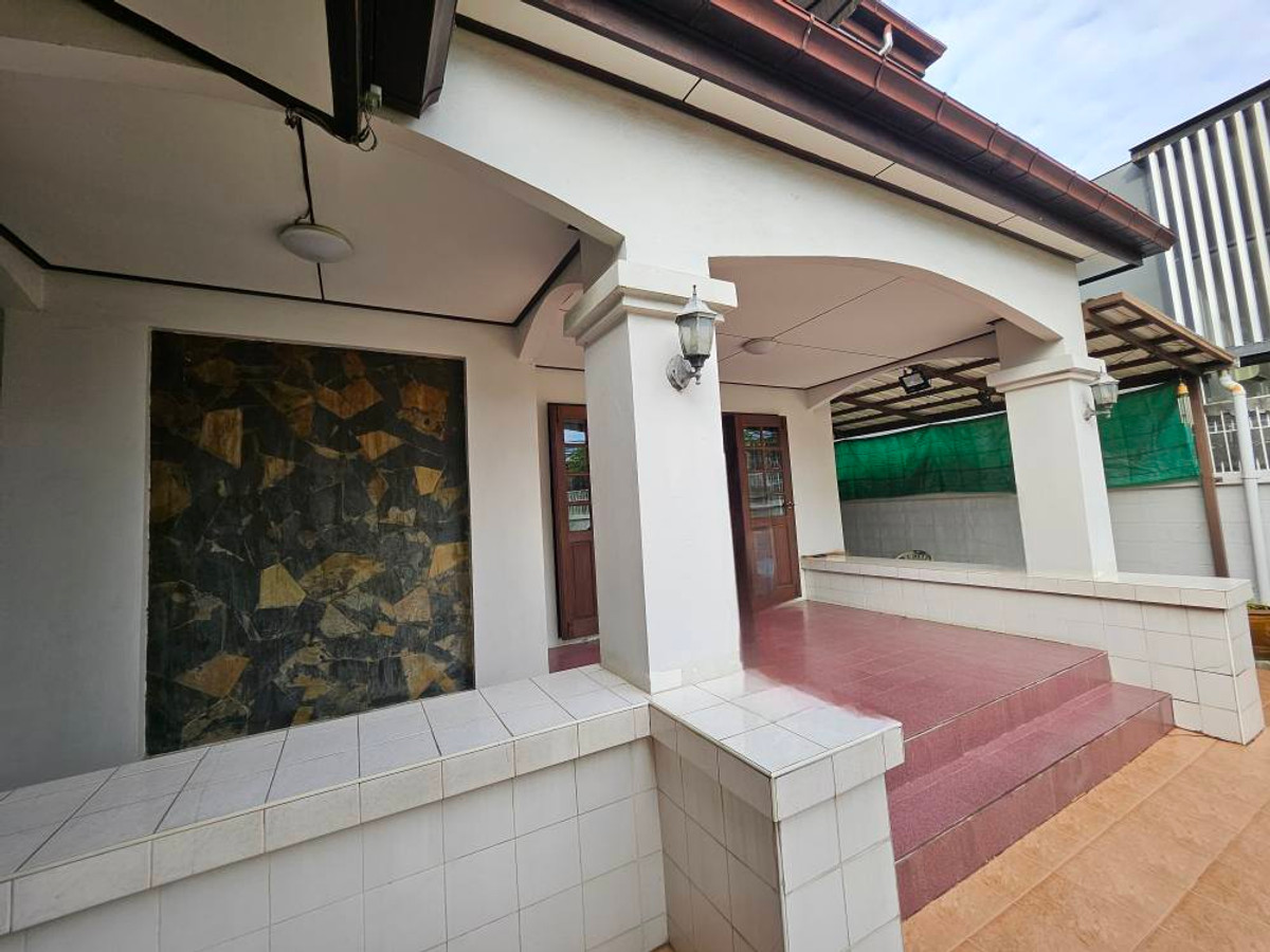 ขายบ้านลาดพร้าว เซ็นทรัลลาดพร้าว : ราคาพิเศษ!! บ้านเดี่ยวทำเลทอง ลาดพร้าว ซ.1 ใกล้ยูเนี่ยนมอลล์ เดินถึงรถไฟฟ้า เข้าออกได้หลายทาง