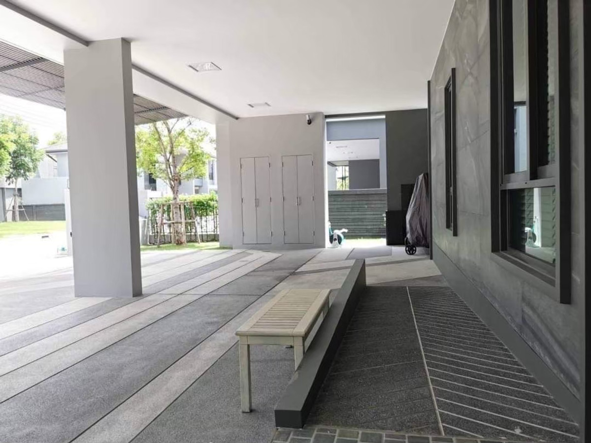 ขายบ้านพัฒนาการ ศรีนครินทร์ : ขายบ้านหรู โครงการ Setthasiri Krungthep Kreetha 2 (เศรษฐสิริ กรุงเทพกรีฑา 2) แปลงมุม ไซส์ใหญ่ ด้านหน้าไม่ติดใคร  บ้านเดี่ยว 2 ชั้น ขนาดที่ดิน 105 ตารางวา พื้นที่ใช้สอย 404 ตารางเมตร