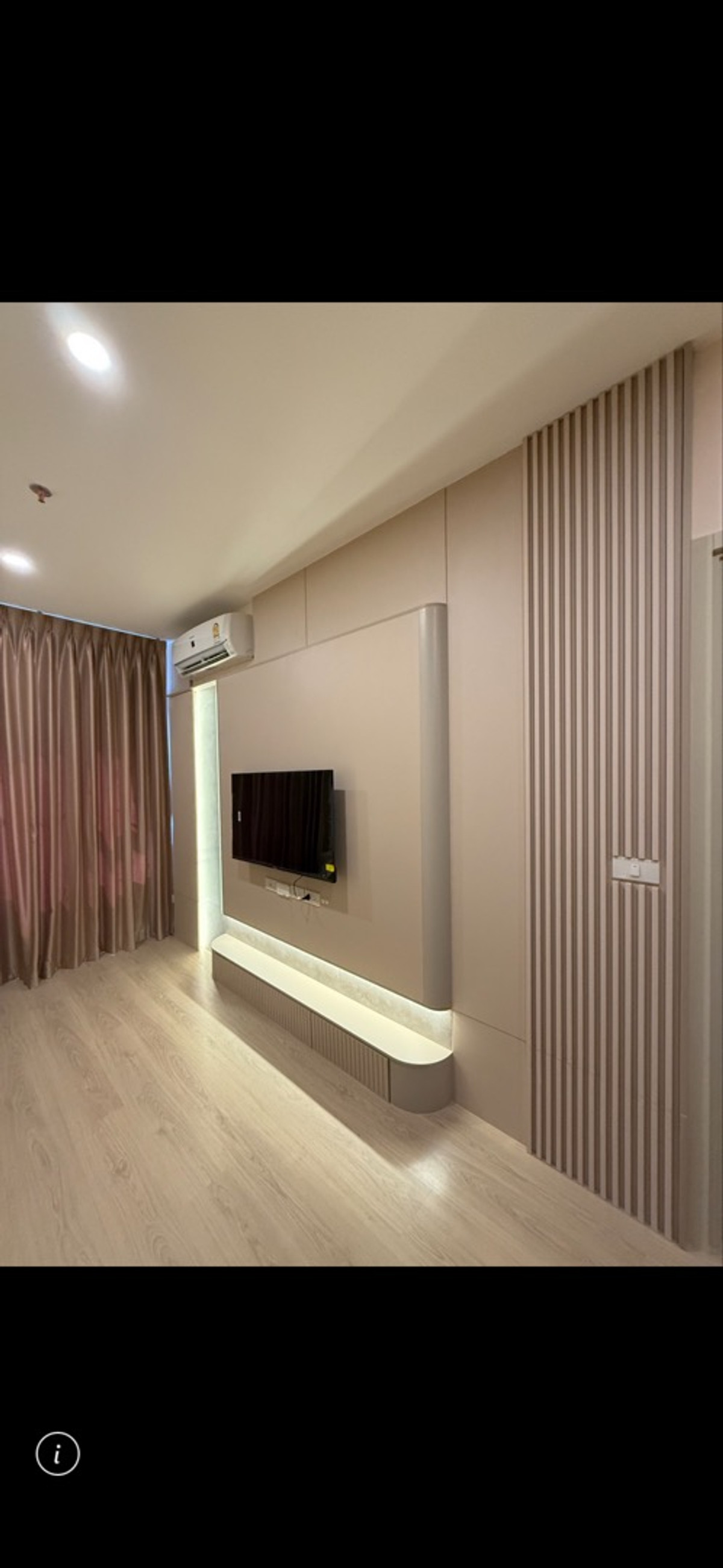 For RentCondoKhlongtoei, Kluaynamthai : 🔥For Rent Now🔥 Life Rama 4 - Asoke, 6-foot bed, minimalist decor, fully furnished, ready to move in. Near MRT Queen Sirikit National Convention Centre.