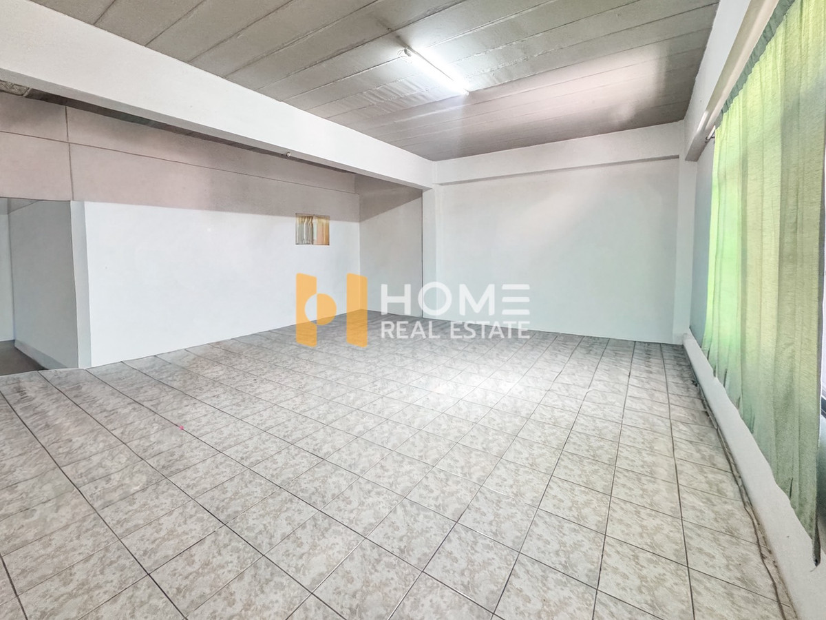 ขายอาคารพาณิชย์พัทยา บางแสน ชลบุรี สัตหีบ : ขายด่วน! สุขุมวิท ศรีราชา ใกล้นิคม 🔥 อาคารพาณิชย์ ถ.สุขุมวิท ทุ่งสุขลา ศรีราชา / 3 คูหา (ขาย), Commercial Building Sukhumvit Road Thung Sukhla Sriracha / 3 Units (FOR SALE) YEAN102