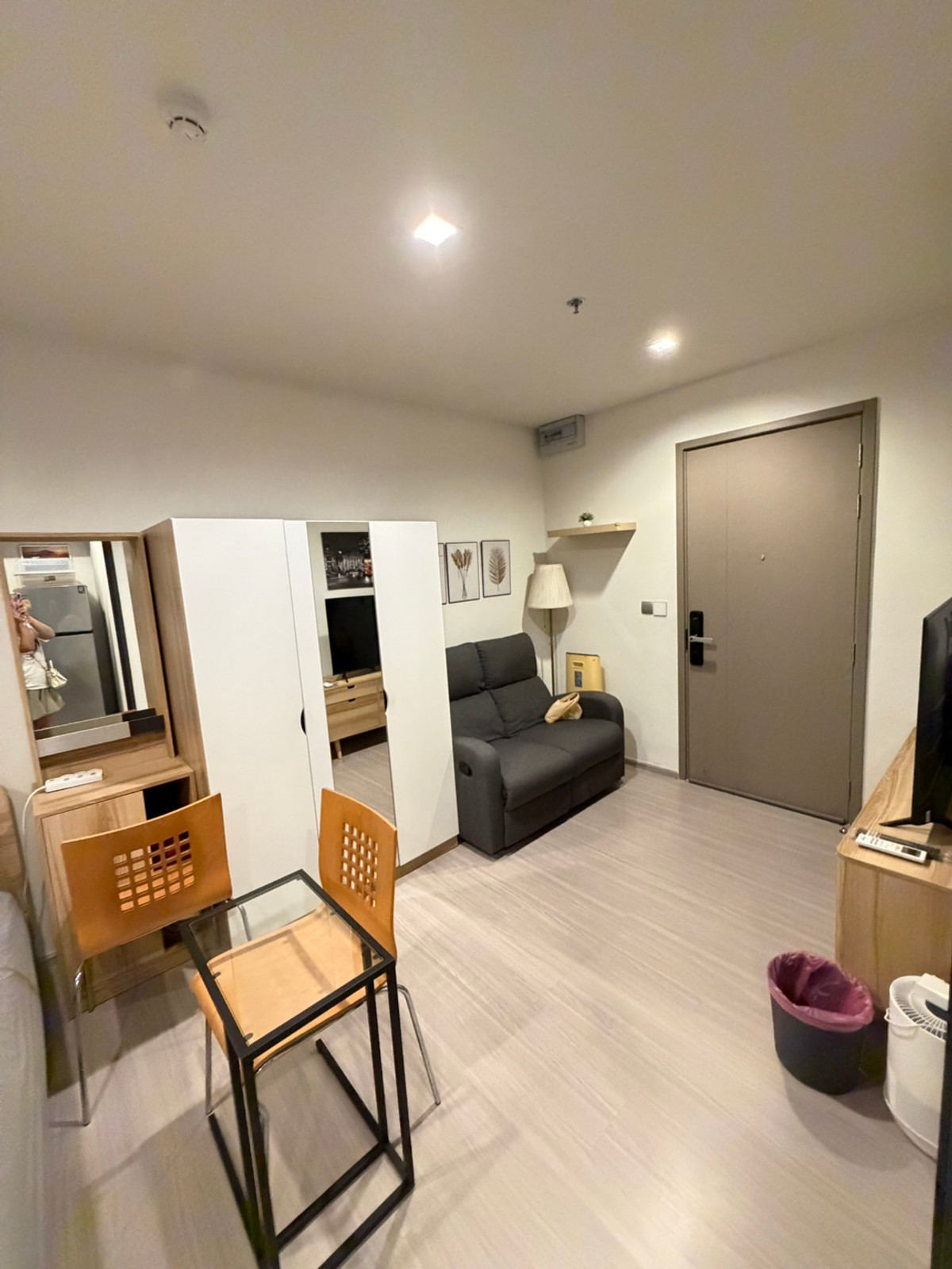 For RentCondoRama9, Petchburi, RCA : 🔥Condo for rent, fully furnished, high floor: Life Asoke Hype (Rama 9): near MRT Rama 9, just 300 meters.