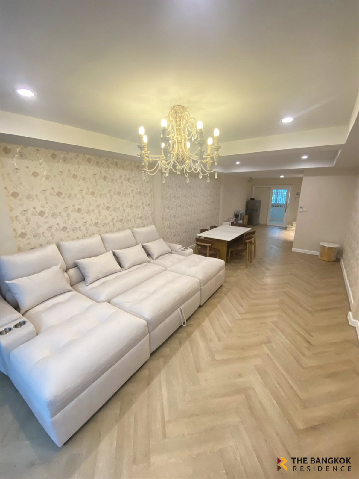 ให้เช่าทาวน์โฮมสยาม จุฬา สามย่าน :  🏨 Townhome Area Pathum Wan ✨ ใกล้ BTS สนามกีฬาเพียง 300 ม. 