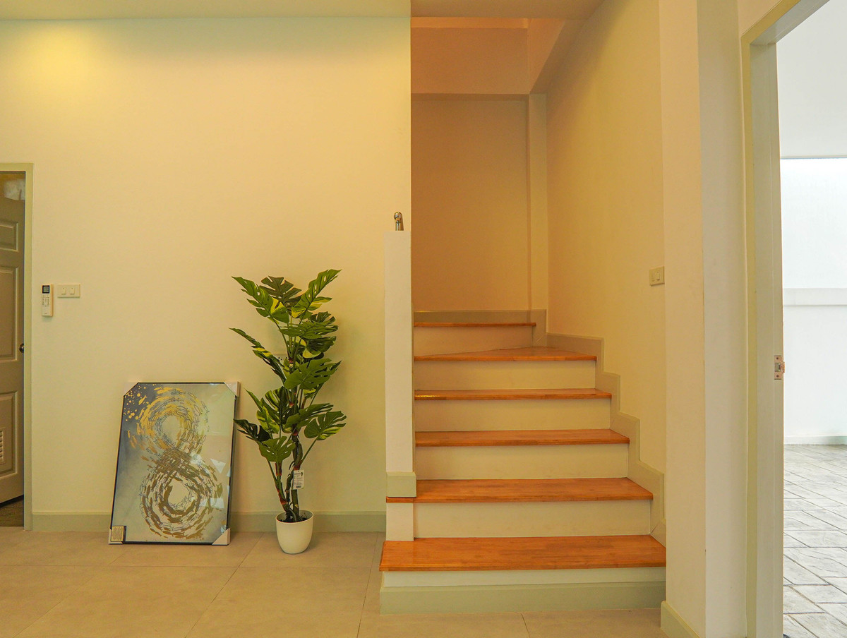 ให้เช่าบ้านพัทยา บางแสน ชลบุรี สัตหีบ : 🏡✨ พูลวิลล่าให้เช่า ใกล้อ่างเก็บน้ำมาบประชัน | 3 ห้องนอน | เพียง 65,000 บาท/เดือน ✨