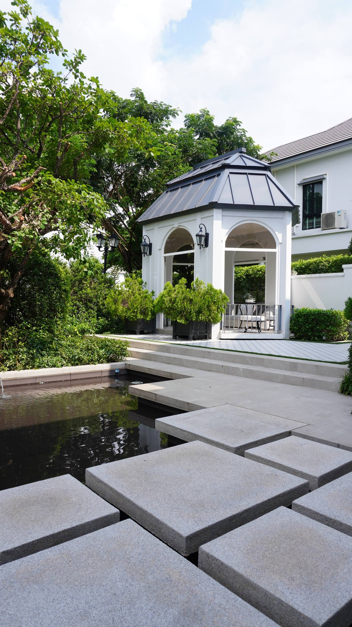 บ้านพัฒนาการ ศรีนครินทร์ : สัมผัสชีวิตระดับ Ultra Luxury ดีไซน์สวยสะกดตาตั้งแต่แรกเห็น นันทวัน พระราม 9 - กรุงเทพกรีฑา ขายและให้เช่า