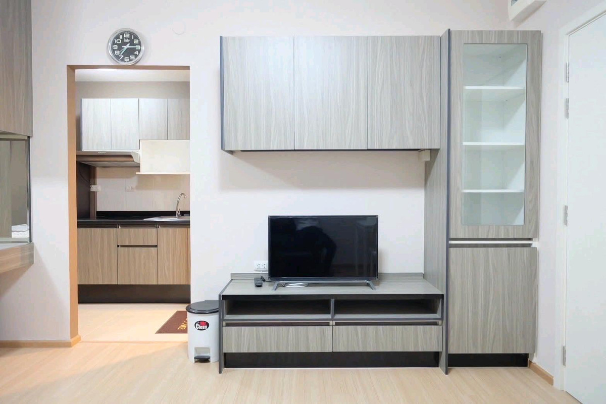 For RentCondoPinklao, Charansanitwong : Good rental price, near MRT Tha Phra Interchange, convenient travel, easy to find things to eat.