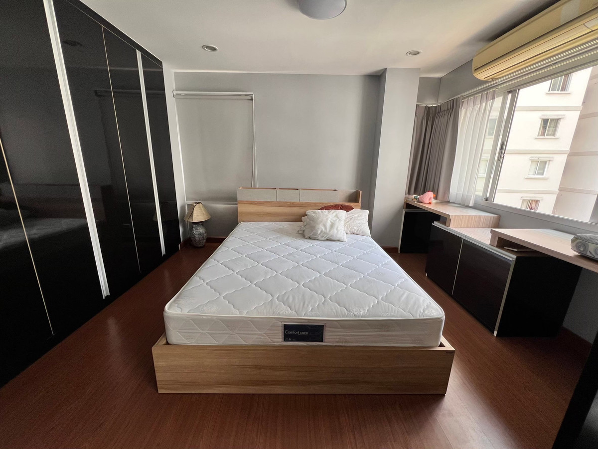 For RentCondoSathorn, Narathiwat : BEST ROOM FOR RENT!! Room for rent, newly renovated 100% :) Condo OneX sathorn-narathiwas, 1bed 1bath 50sqm. All new renovate 100%, 17,000 per month