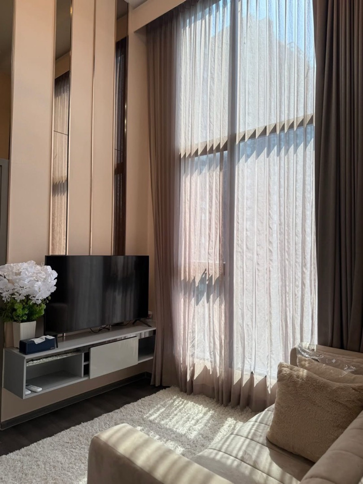 คอนโดพระราม 9 เพชรบุรีตัดใหม่ RCA : ✨ For Rent / Sale | Knightsbridge Space Rama 9 📍คอนโด Duplex ห้องมุม ใจกลางพระราม 9 
🏢ห้องใหม่เอี่ยม ไม่เคยเข้าอยู่