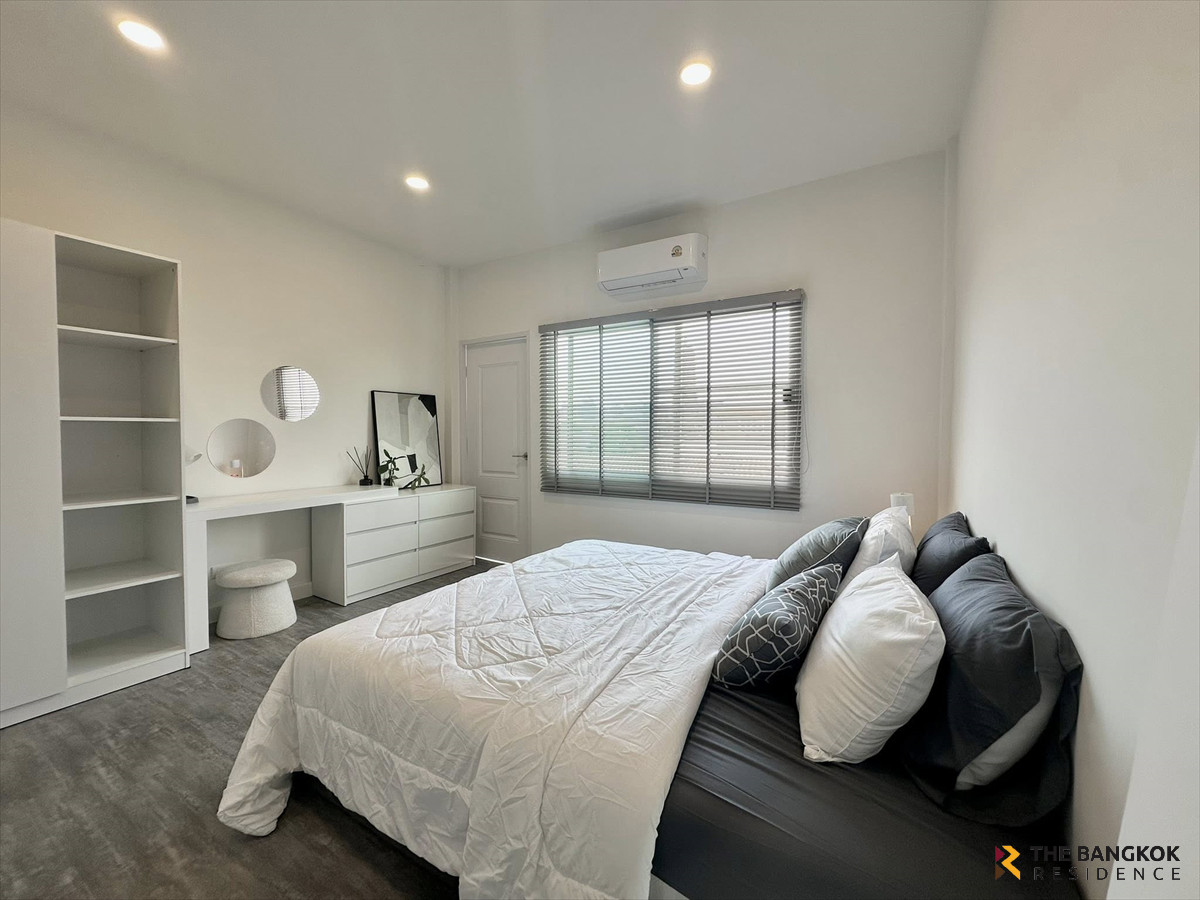 ขายทาวน์โฮมโชคชัย4 ลาดพร้าว71 : 🏡 Townhome Area Lat Phrao - บ้านตกแต่งสไตล์โมเดิร์น มินิมอล 🚗 ทำเลโชคชัย4