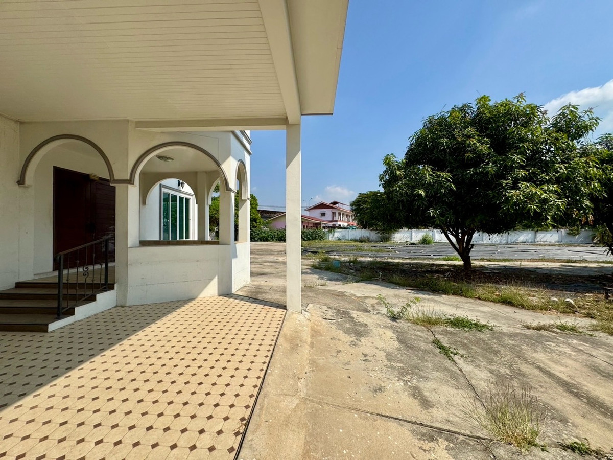 ให้เช่าโฮมออฟฟิศพัฒนาการ ศรีนครินทร์ : เช่า โฮมออฟฟิศ บ้านเดี่ยว ที่ดิน 1 ไร่ กรุงเทพกรีฑา ตัดใหม่ เช่าทำธุรกิจ รีโนเวท ต่อเติมได้ ยินดี รับผู้เช่าทำธุรกิจ ระยะยาว 