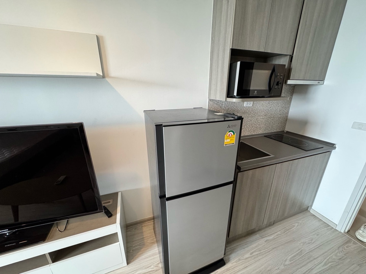 For RentCondoBang Sue, Wong Sawang, Tao Pun : For rent Ideo mobi Bang Sue, price 9,000 baht, contact 0869017364.