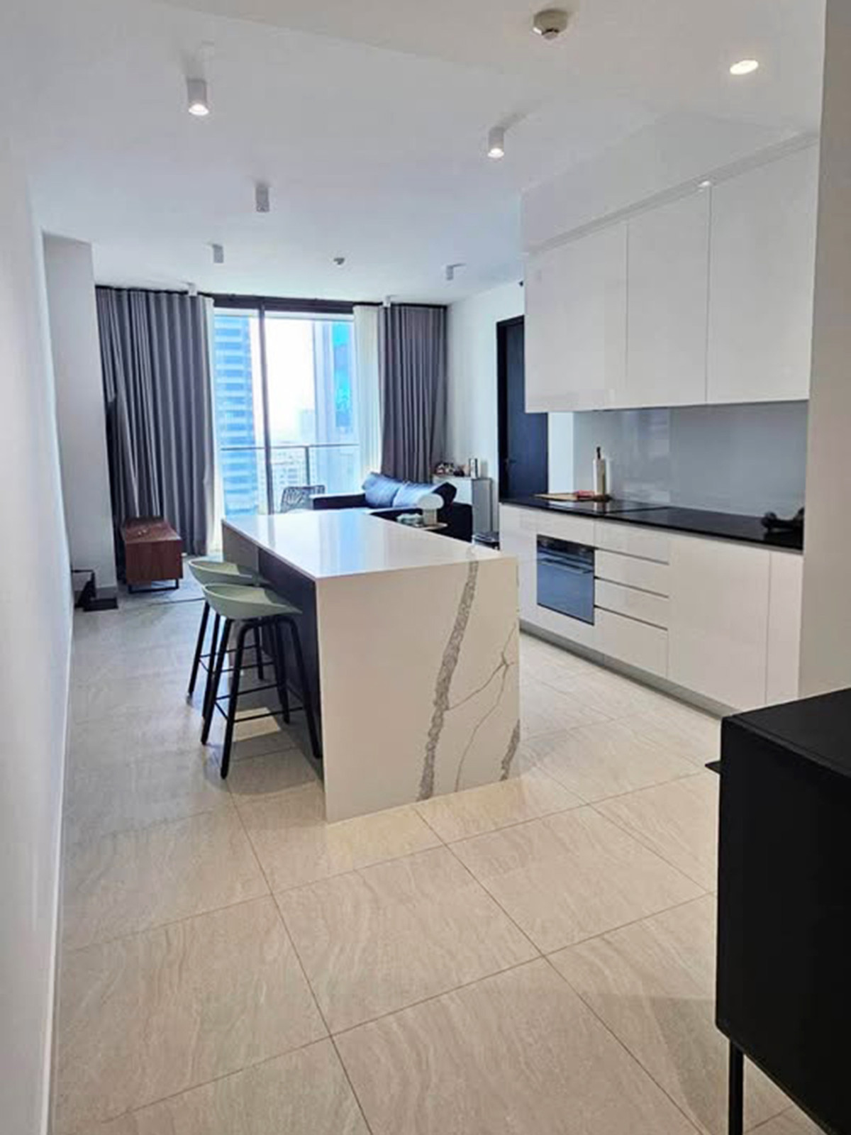 ให้เช่าคอนโดสาทร นราธิวาส : ให้เช่า เทตต์ ทเวลฟ์ ใกล้ BTS เซนต์หลุยส์