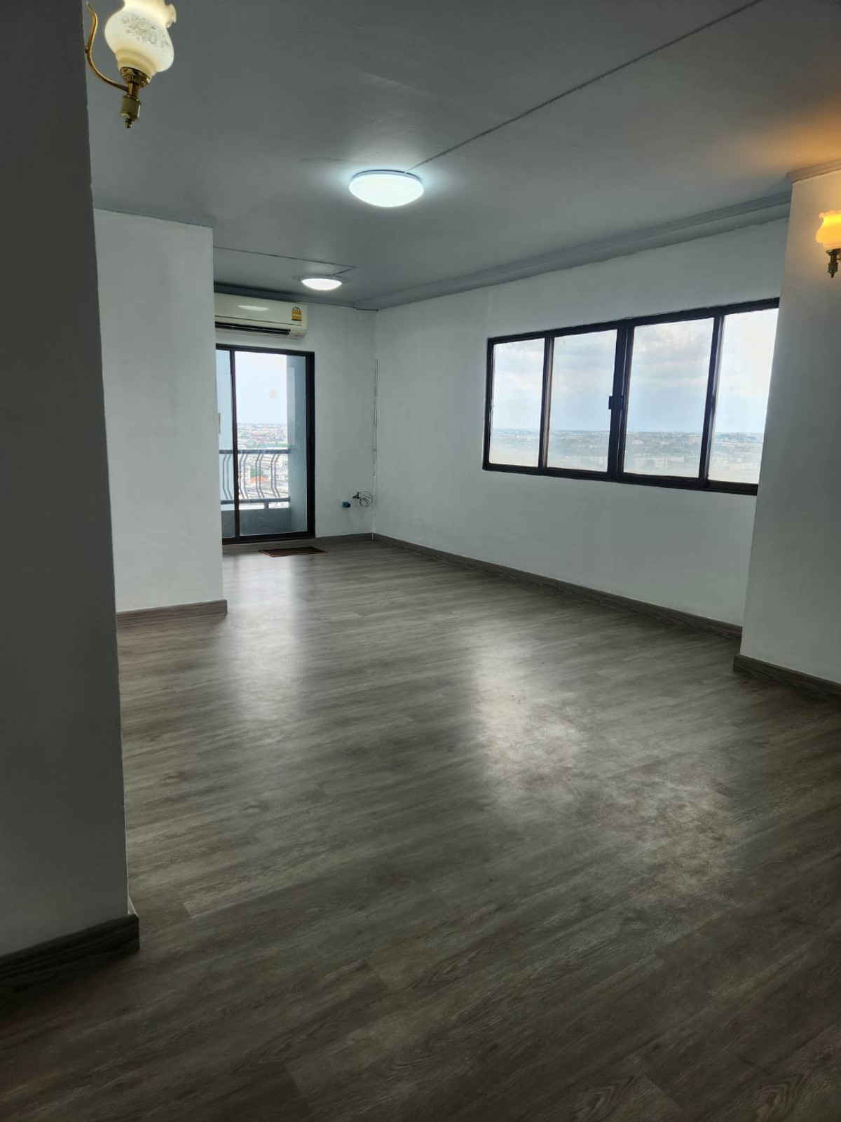 ขายคอนโดบางแค เพชรเกษม : 🔥 ขายด่วน! คอนโดบางแคคอนโดทาวน์ ทำเลติดรถไฟฟ้า พร้อมอยู่ 🔥