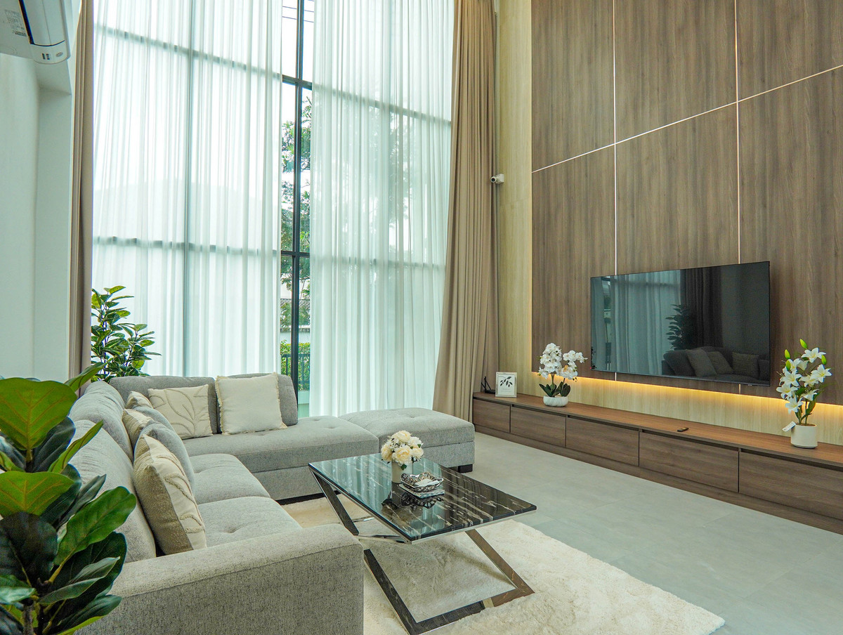 ให้เช่าบ้านพัทยา บางแสน ชลบุรี สัตหีบ : 🏡✨ พูลวิลล่าให้เช่า ใกล้อ่างเก็บน้ำมาบประชัน | 3 ห้องนอน | เพียง 65,000 บาท/เดือน ✨