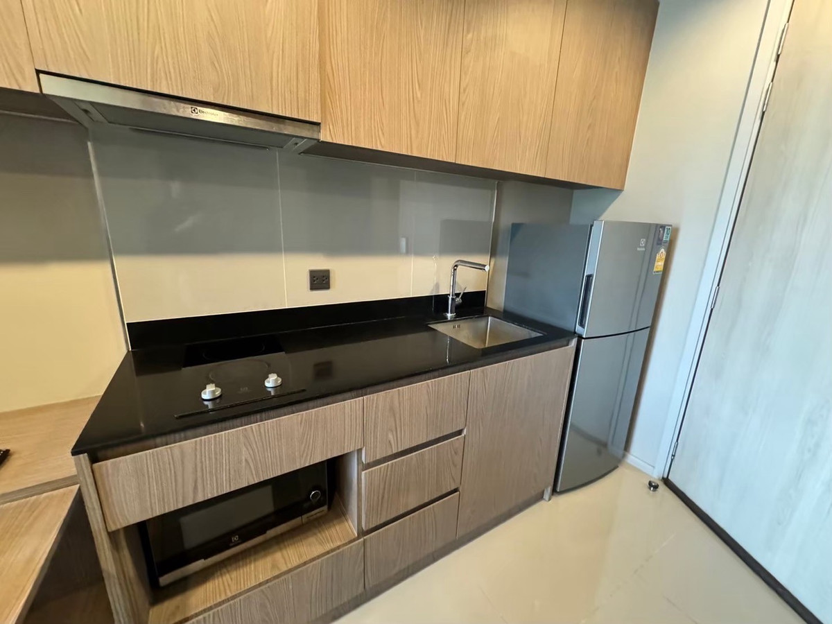 For RentCondoSapankwai,Jatujak : For rent: M Jatujak, price 16,000 baht, ready to move in, contact 0869017364.