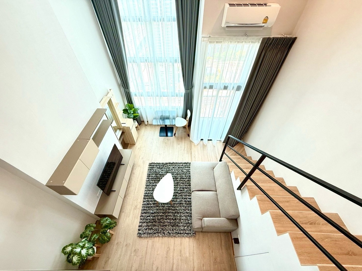 ให้เช่าคอนโดพระราม 9 เพชรบุรีตัดใหม่ RCA : 🚀 Brand New | Hot Deal! 🔥
Duplex 1-Bedroom Condo for Rent – Ideo Rama 9 Asoke, Special Price: 28,500 THB/Month (Fully Furnished | Stunning City View!)