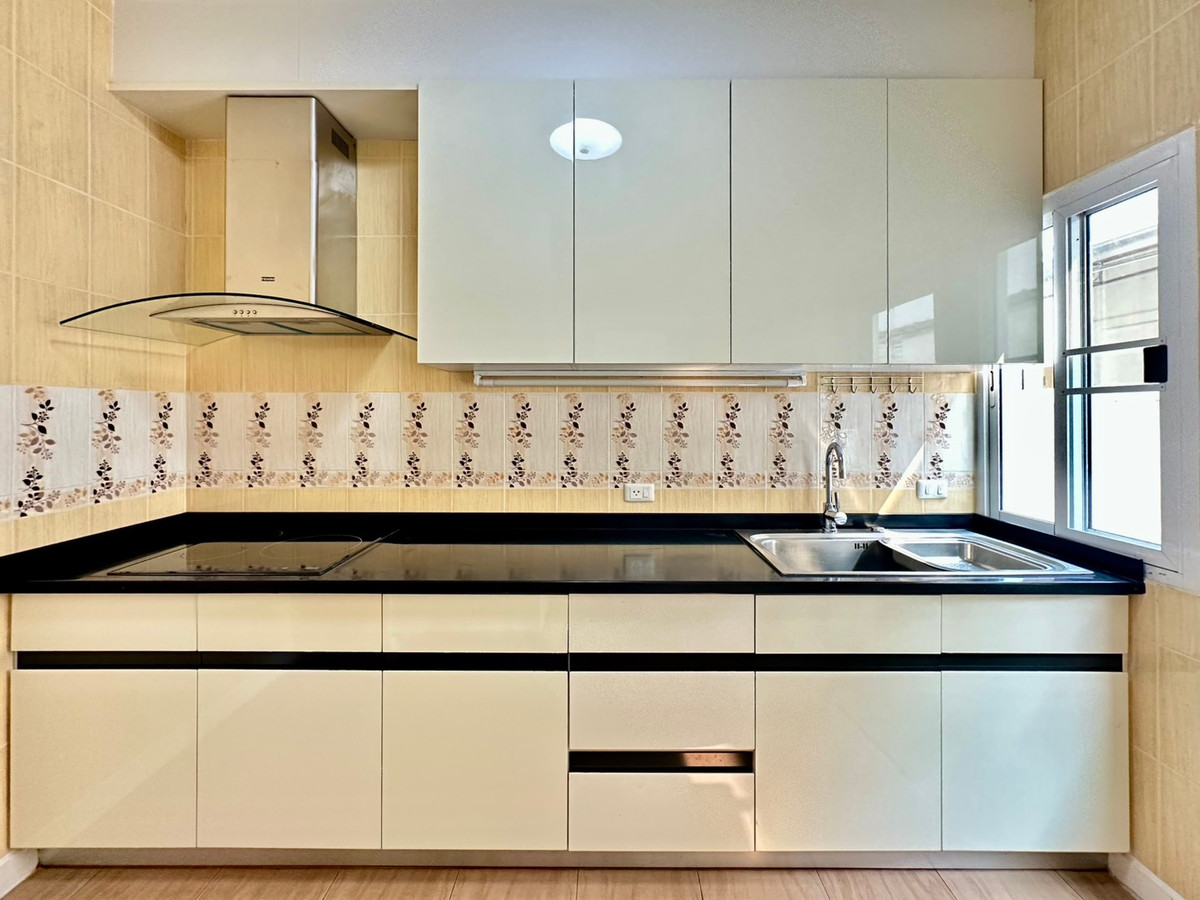 ขายบ้านบางนา แบริ่ง ลาซาล : 🔥ราคาดี บ้านหรูหลังใหญ่ 3b4b 11.5mb - Blue Lagoon 1 Bangna-Trad km.8 📞Call 090 919 9898