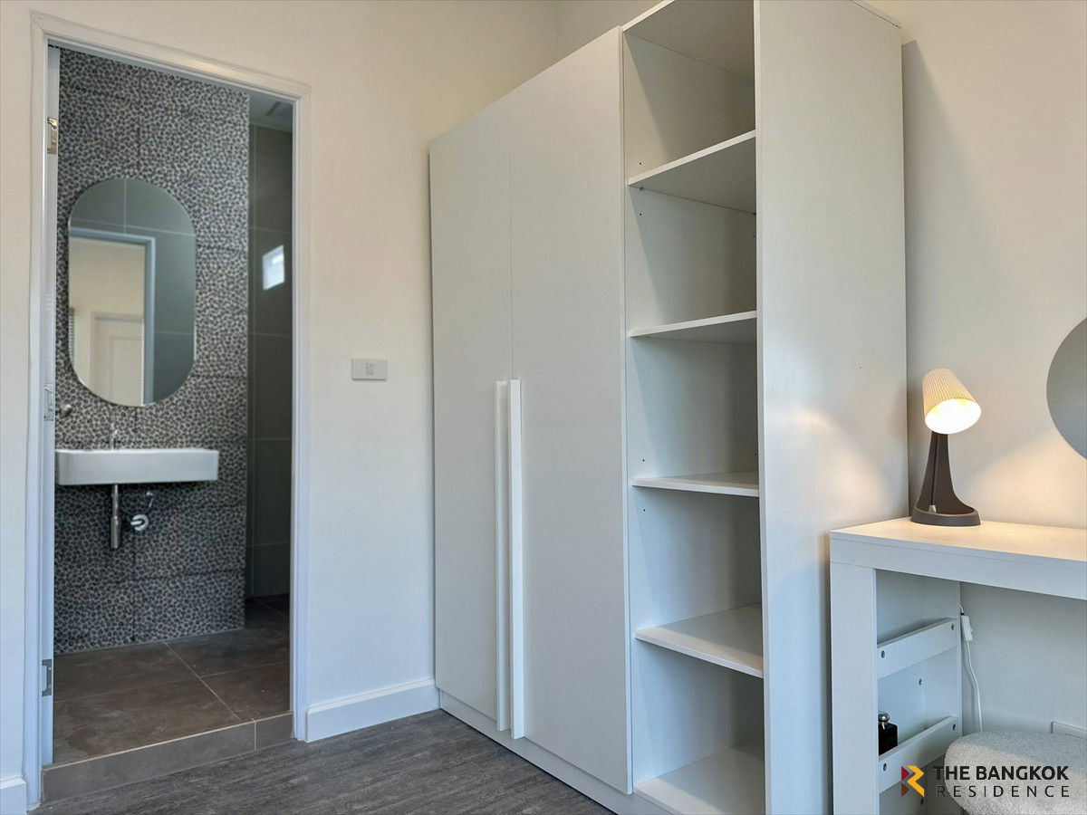 ขายทาวน์โฮมโชคชัย4 ลาดพร้าว71 : 🏡 Townhome Area Lat Phrao - บ้านตกแต่งสไตล์โมเดิร์น มินิมอล 🚗 ทำเลโชคชัย4