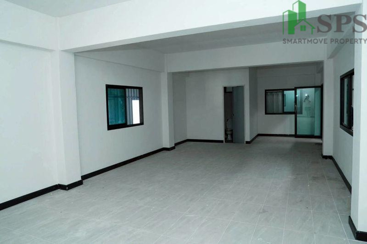 ให้เช่าโกดังสมุทรปราการ สำโรง : ให้เช่าโกดังสร้างใหม่ พร้อมออฟฟิศในตัว ซอยศรีด่าน 22 ศรีนครินทร์ บางพลี สมุทรปราการ