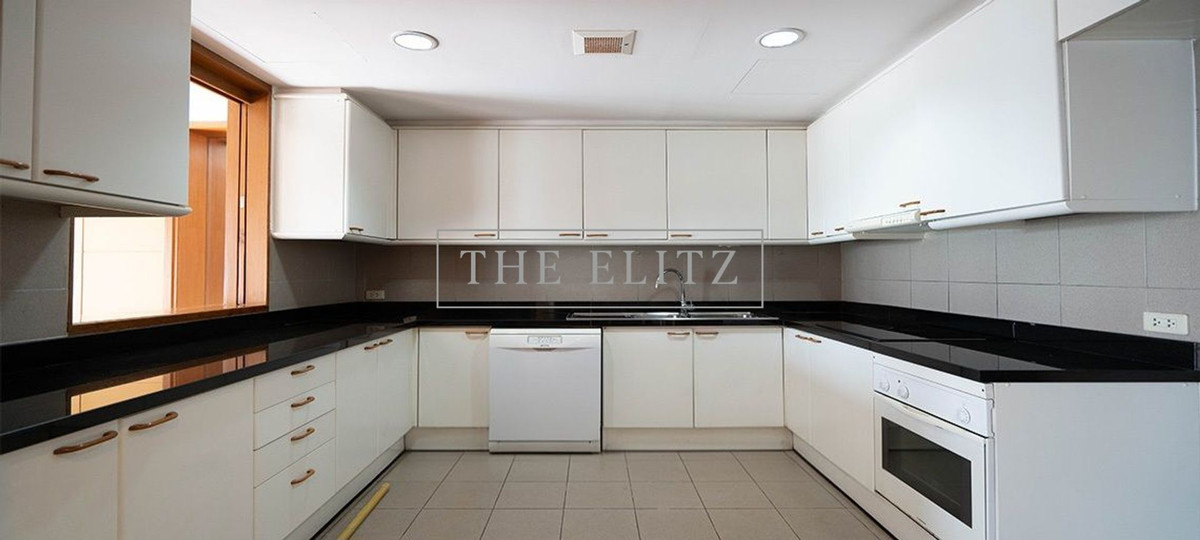 For RentCondoSathorn, Narathiwat : ✨ The room is spacious like being at Baan Nonsi. Lots of space. Comfortable to live in. Dont feel cramped. At the best price in the area 🎉