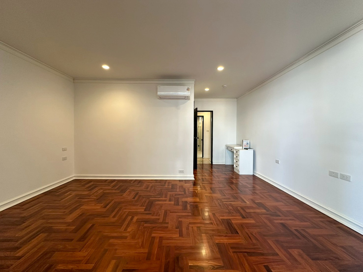 For RentSukhumvit, Asoke, Thonglor : ✨ Condo for rent, pet friendly, 4 bedrooms, beautiful room, fully furnished. Phrom Phong area, 5 minutes walk to BTS Phrom Phong.